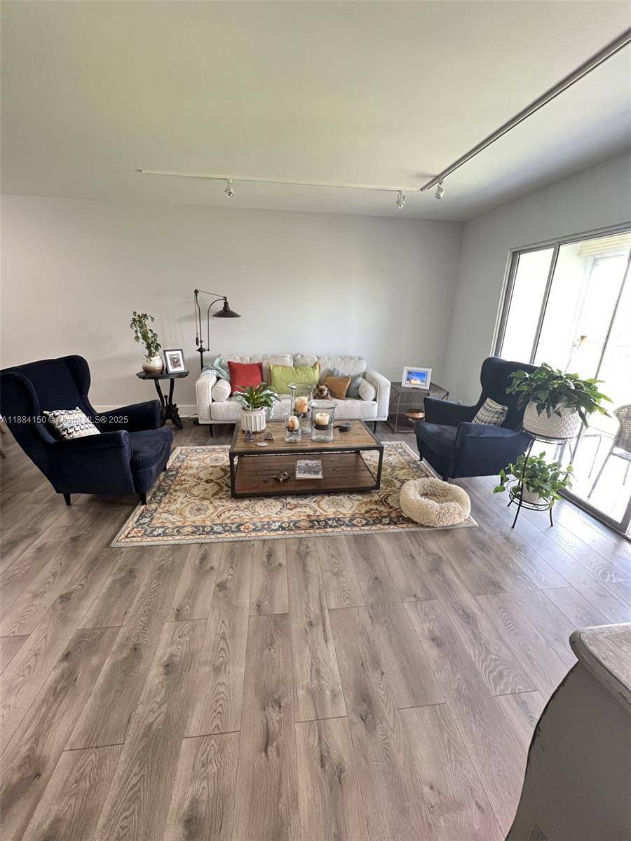 Pembroke Pines, FL 33027,12601 SW 13th St #304G