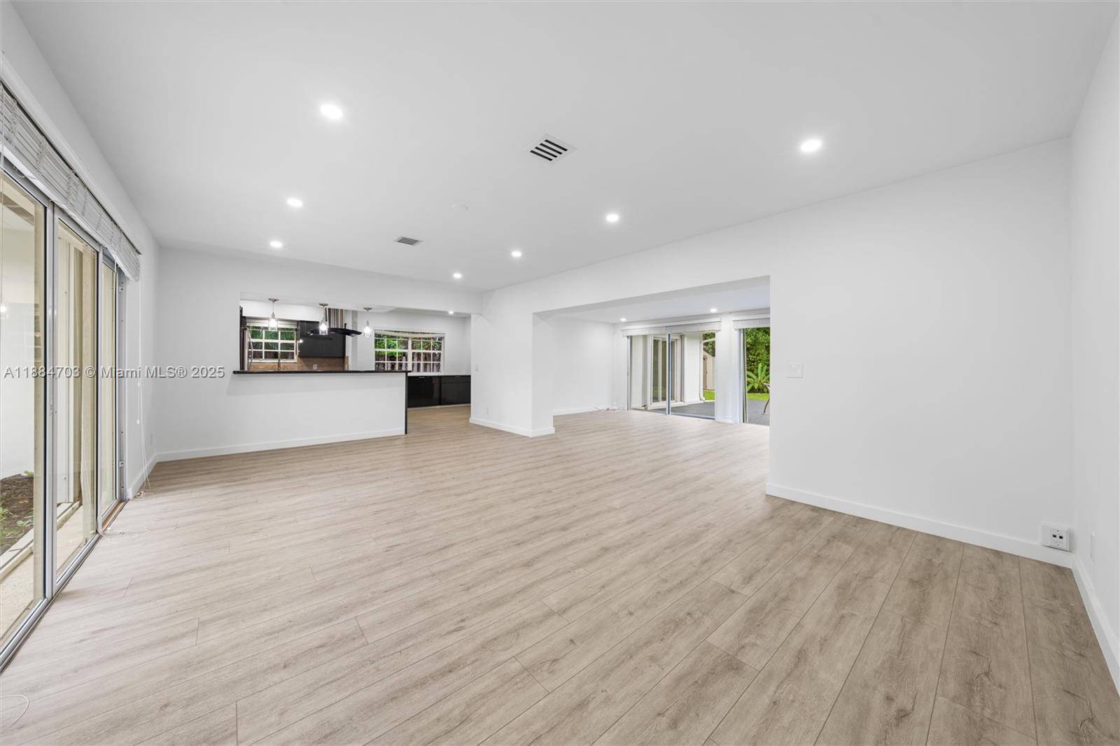 North Miami, FL 33181,1825 Alamanda Dr