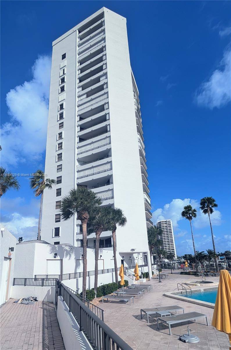 Hallandale Beach, FL 33009,300 Three Islands Blvd #416