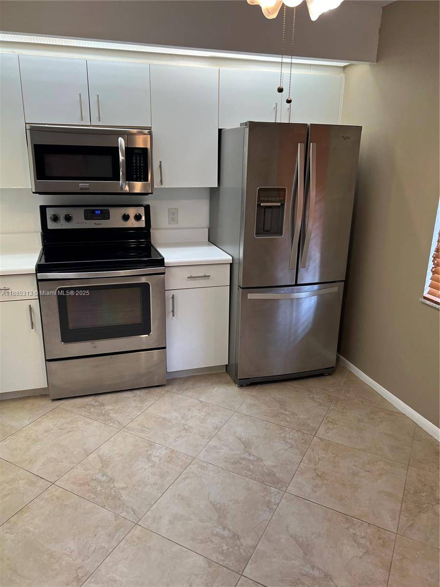 Pembroke Pines, FL 33027,12550 SW 15th St #307E