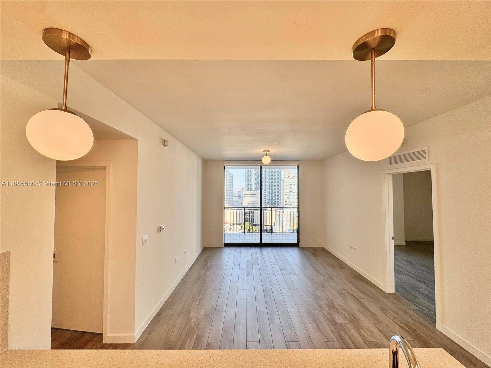 Miami, FL 33130,999 SW 1st Ave #1811