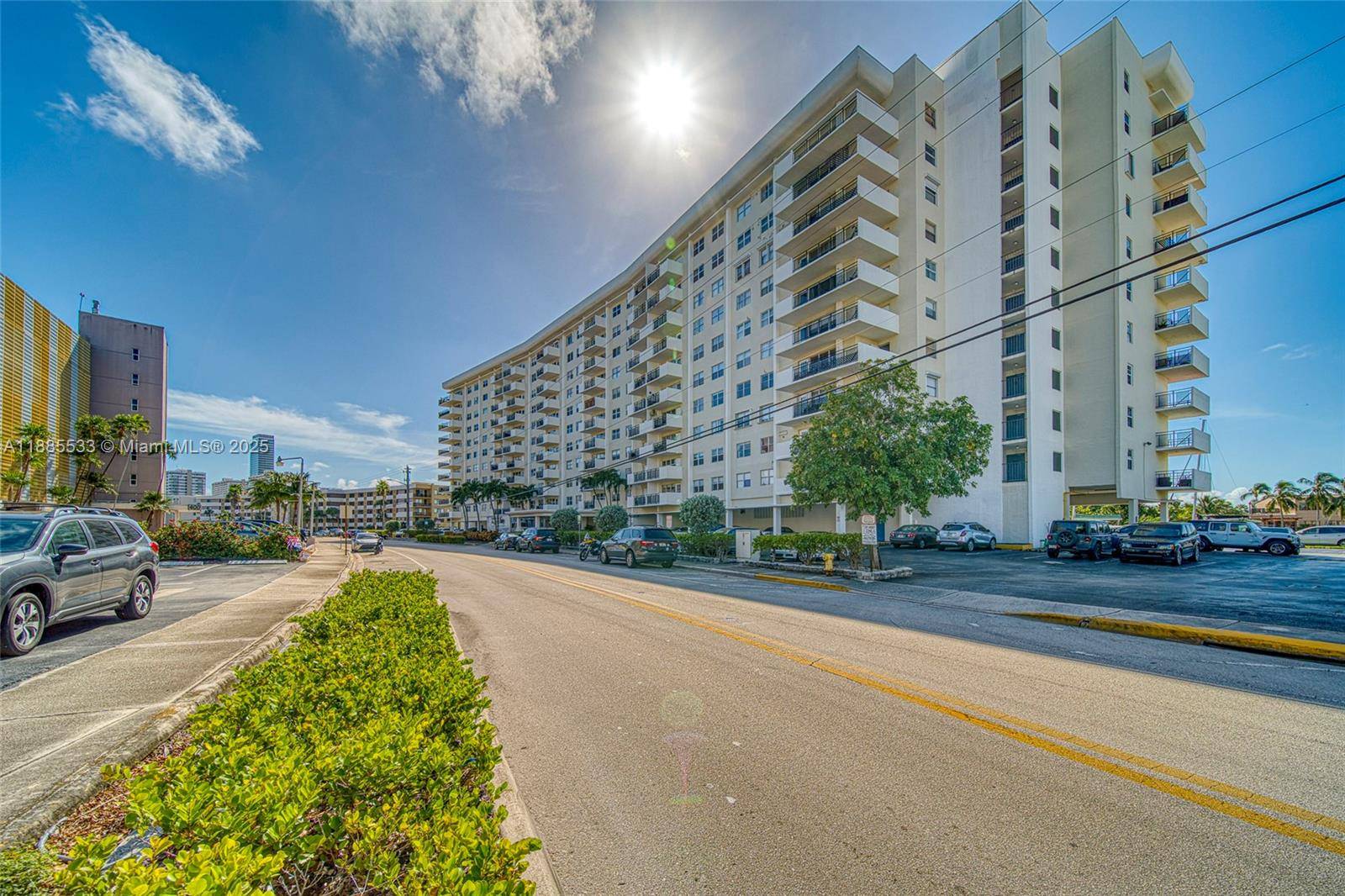Hallandale Beach, FL 33009,401 Golden Isles Dr #908