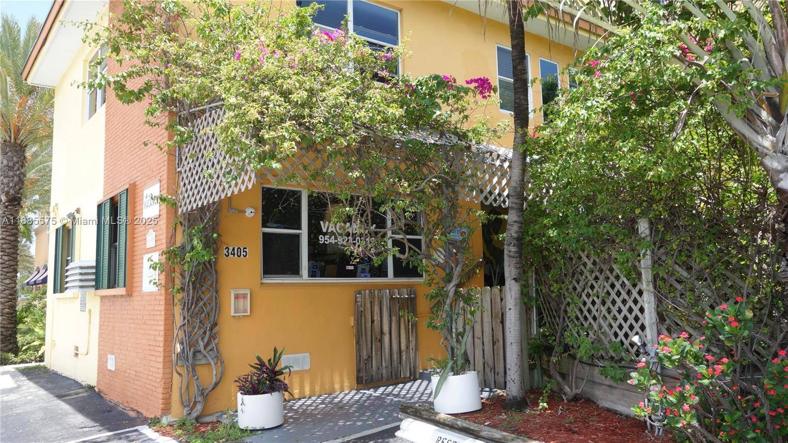 Hollywood, FL 33019,3405 N Ocean Dr #12