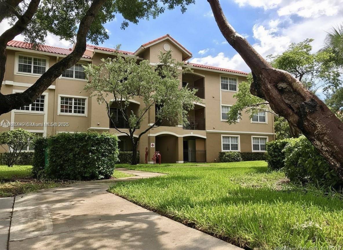 Pembroke Pines, FL 33025,11650 SW 2nd St #16-208