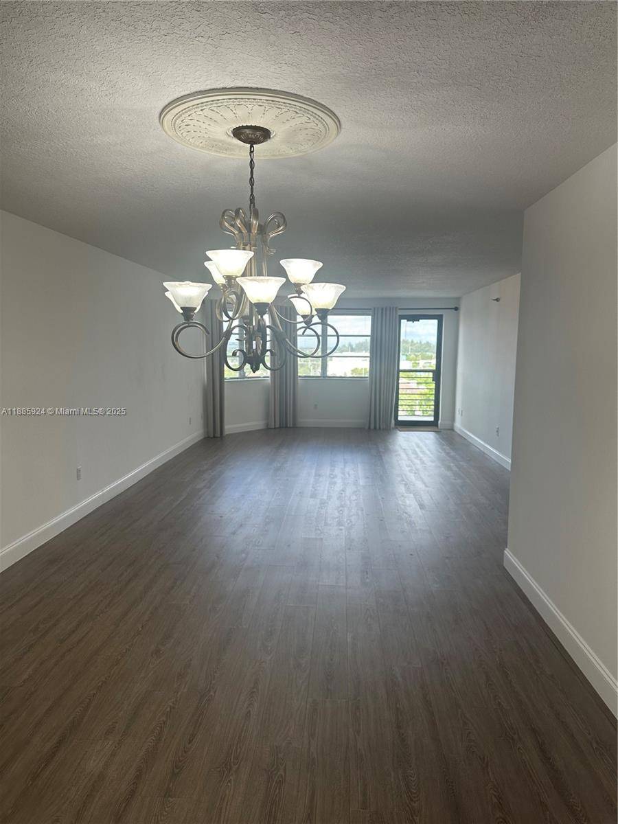 Miami, FL 33179,20840 San Simeon Way #709