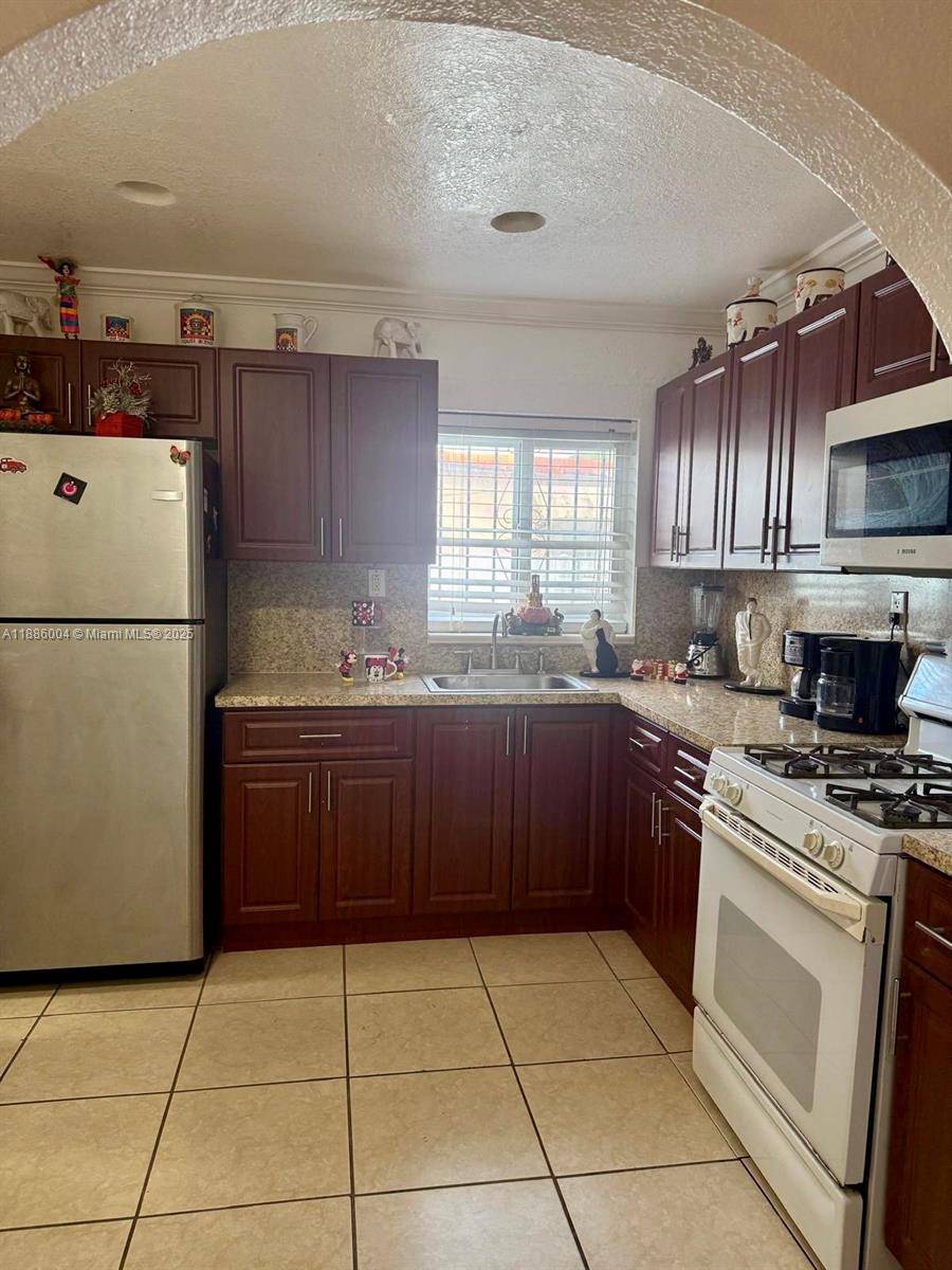 Miami Gardens, FL 33055,19611 NW 47th Ave