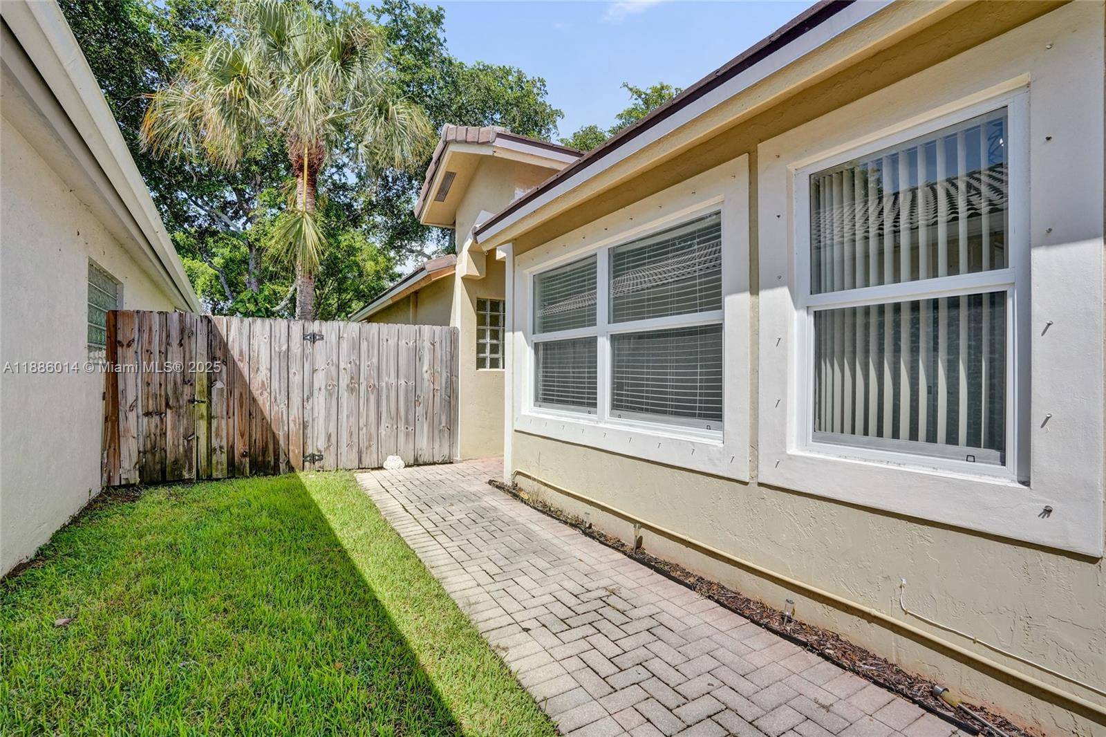 Weston, FL 33331,4161 SAPPHIRE TER