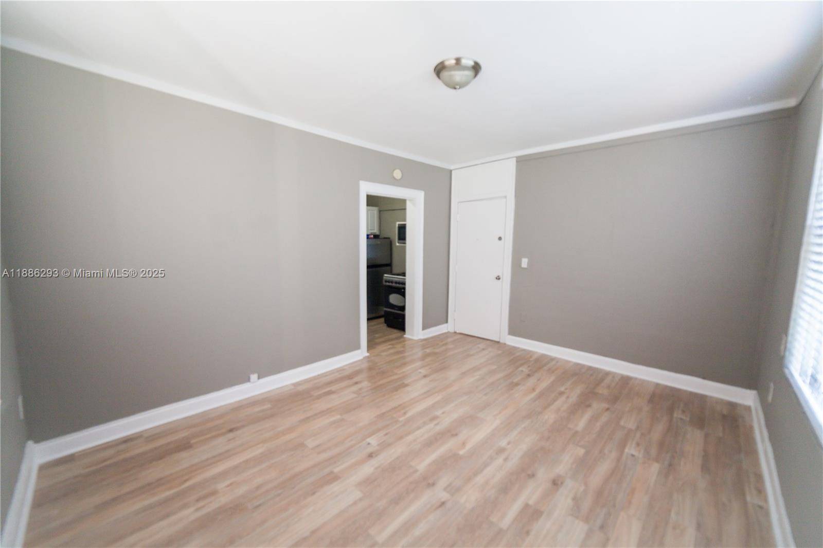 Coral Gables, FL 33134,119 Menores Ave #12