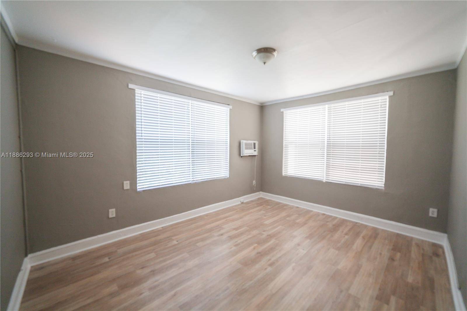 Coral Gables, FL 33134,119 Menores Ave #12