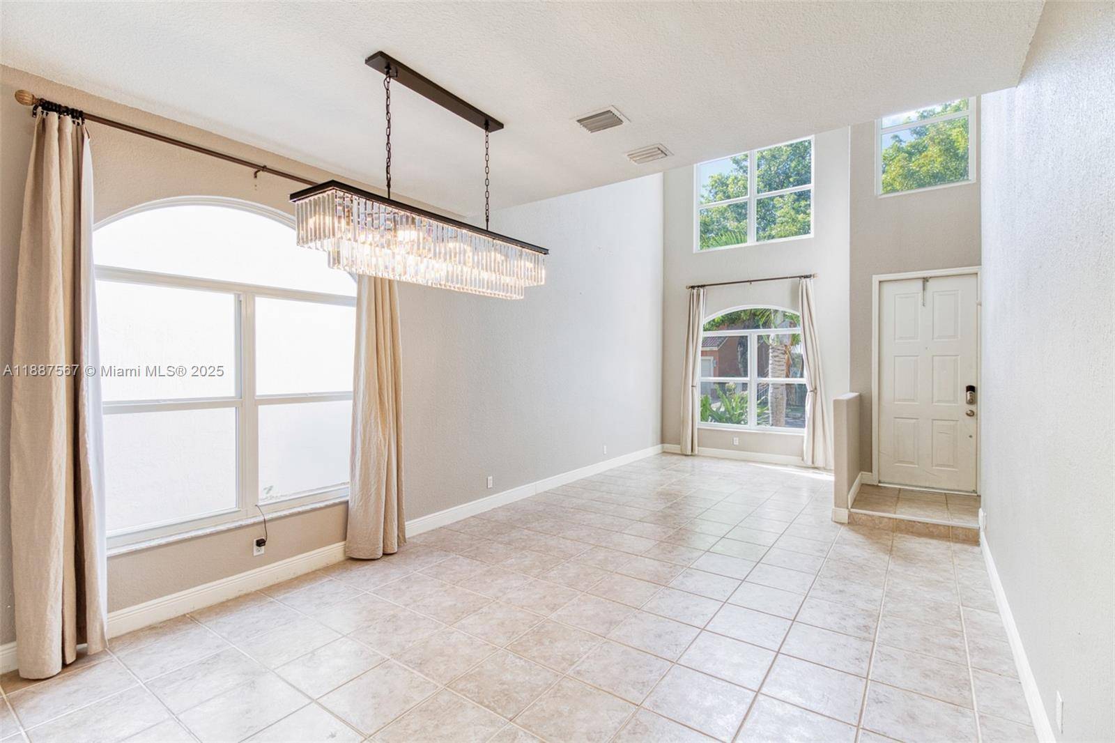 Hollywood, FL 33312,3769 SW 51st St