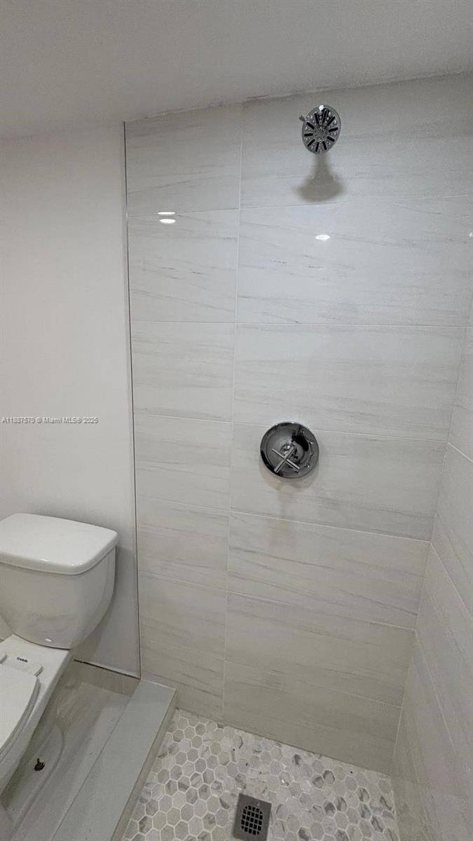 Hallandale Beach, FL 33009,1913 S Ocean Dr #115