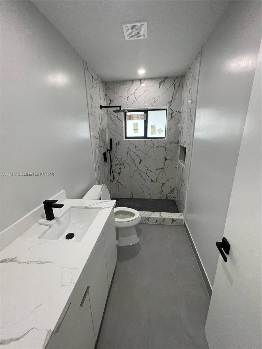 Fort Lauderdale, FL 33304,1050 NE 9th Ave #2