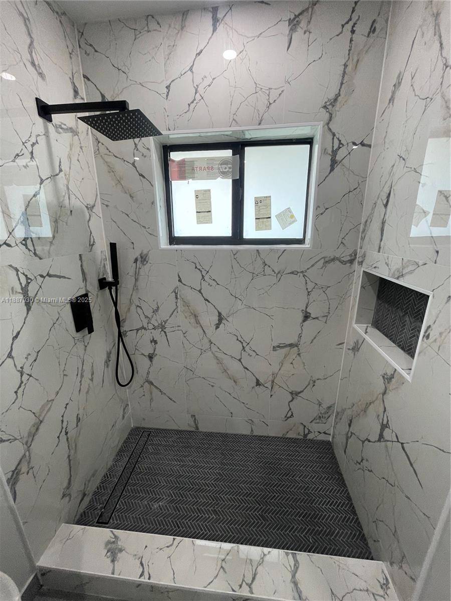 Fort Lauderdale, FL 33304,1050 NE 9th Ave #2