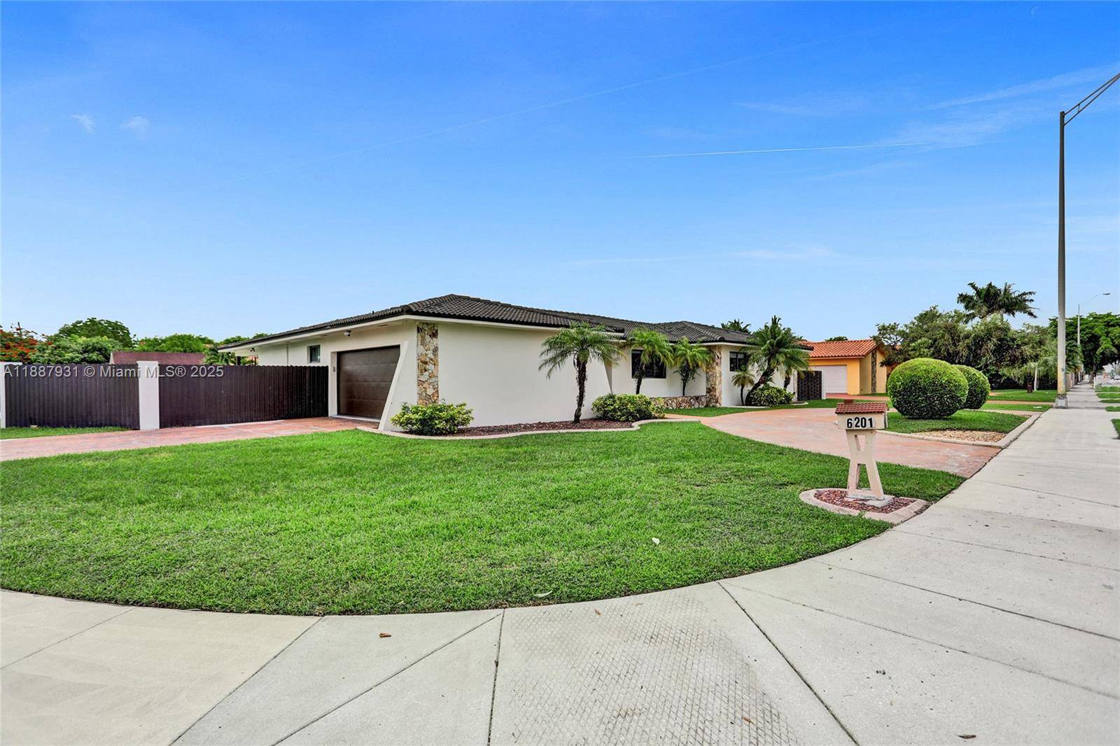 Miami, FL 33173,6201 SW 107th Ave