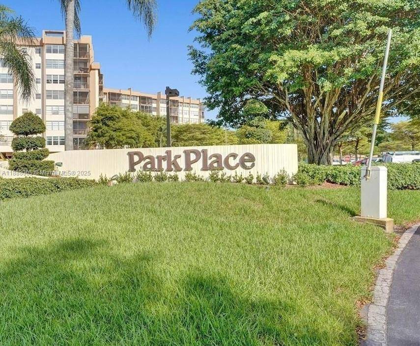 Pembroke Pines, FL 33026,1400 Saint Charles Pl #623