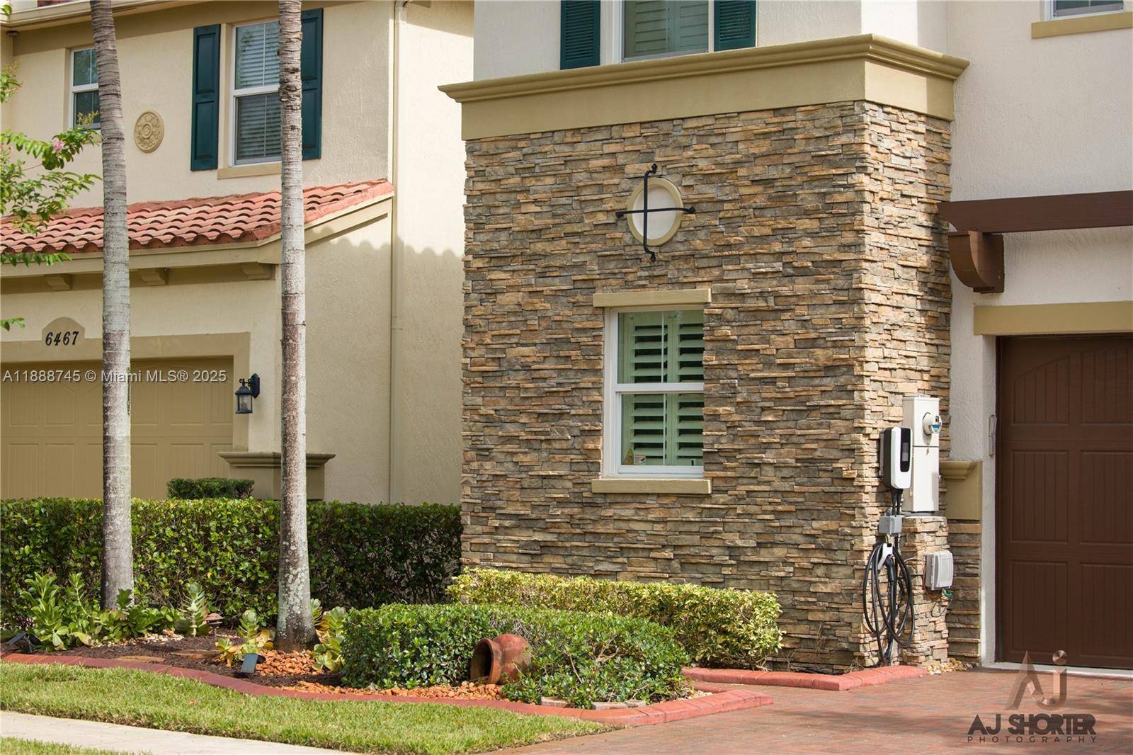 Davie, FL 33314,6463 Osprey Landing St