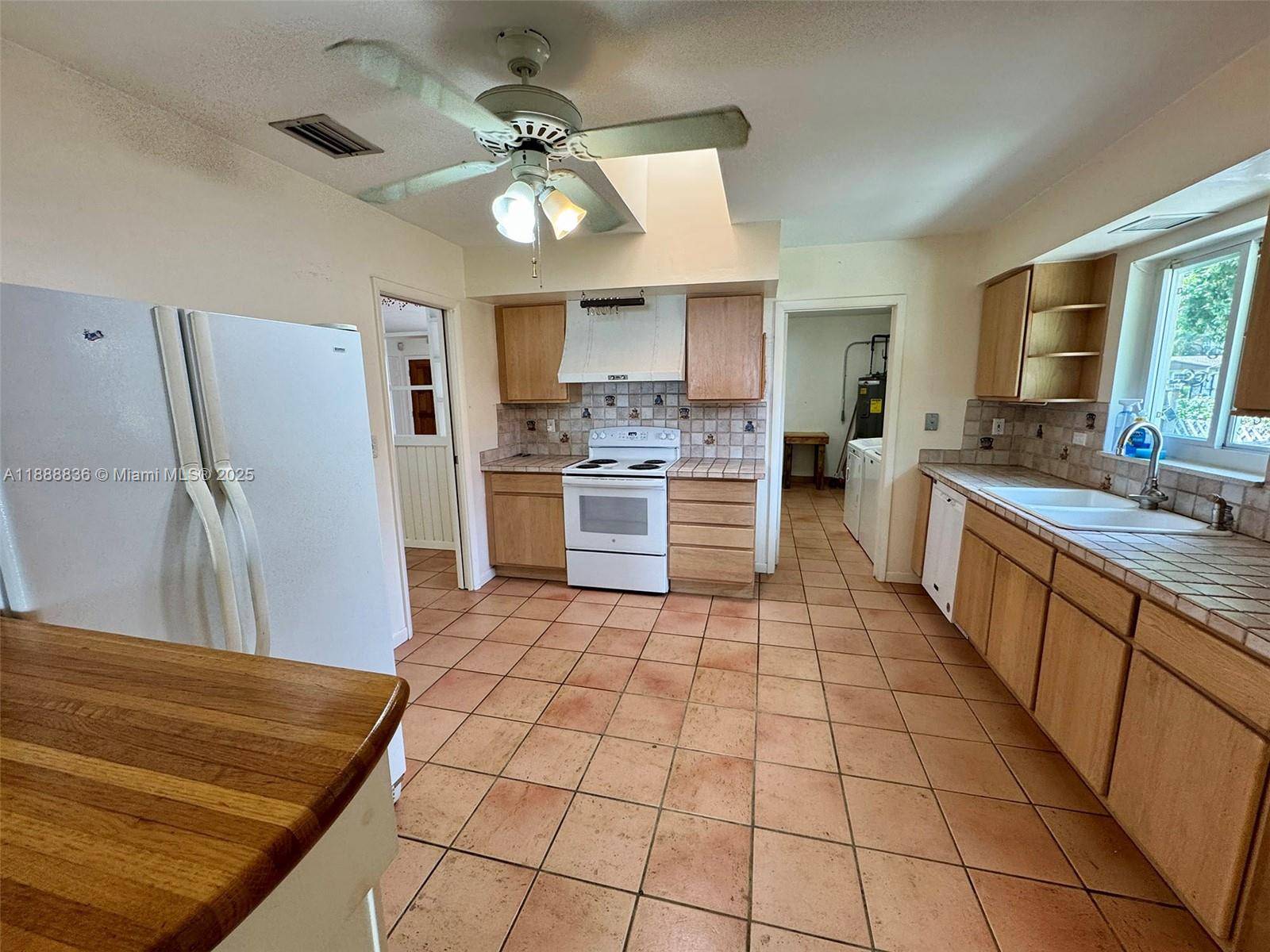 Miami, FL 33173,9765 SW 74th St