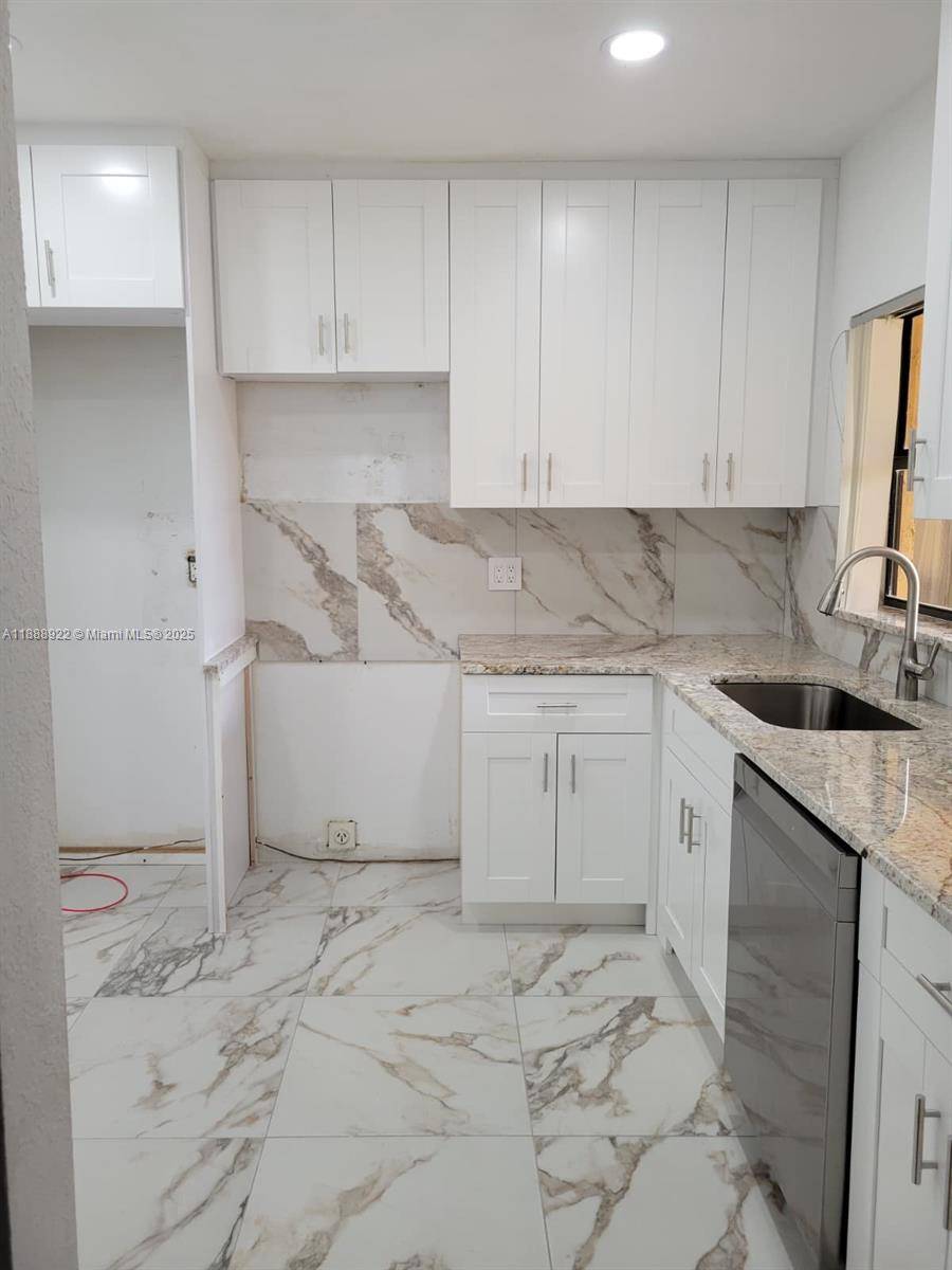 Coconut Creek, FL 33073,3883 Coral Tree Cir #3883