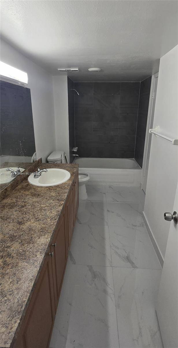 Cutler Bay, FL 33157,11120 SW 196th St #203