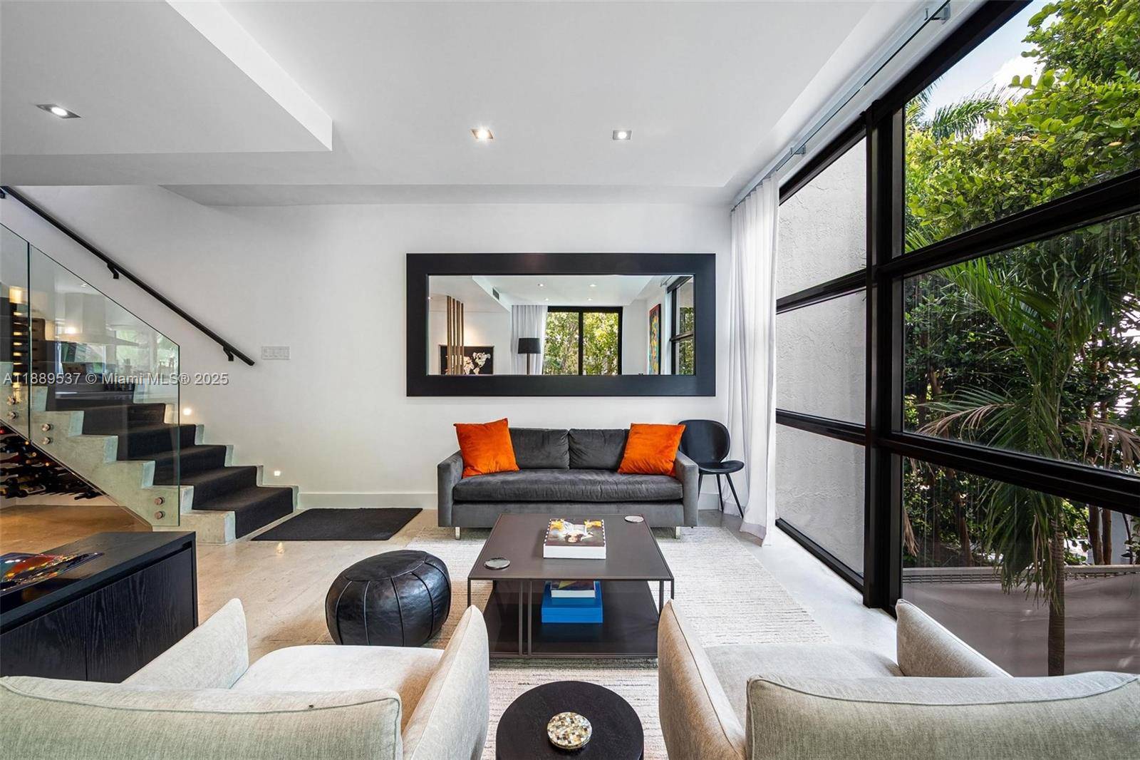 Miami Beach, FL 33139,1024 Lenox Ave #8