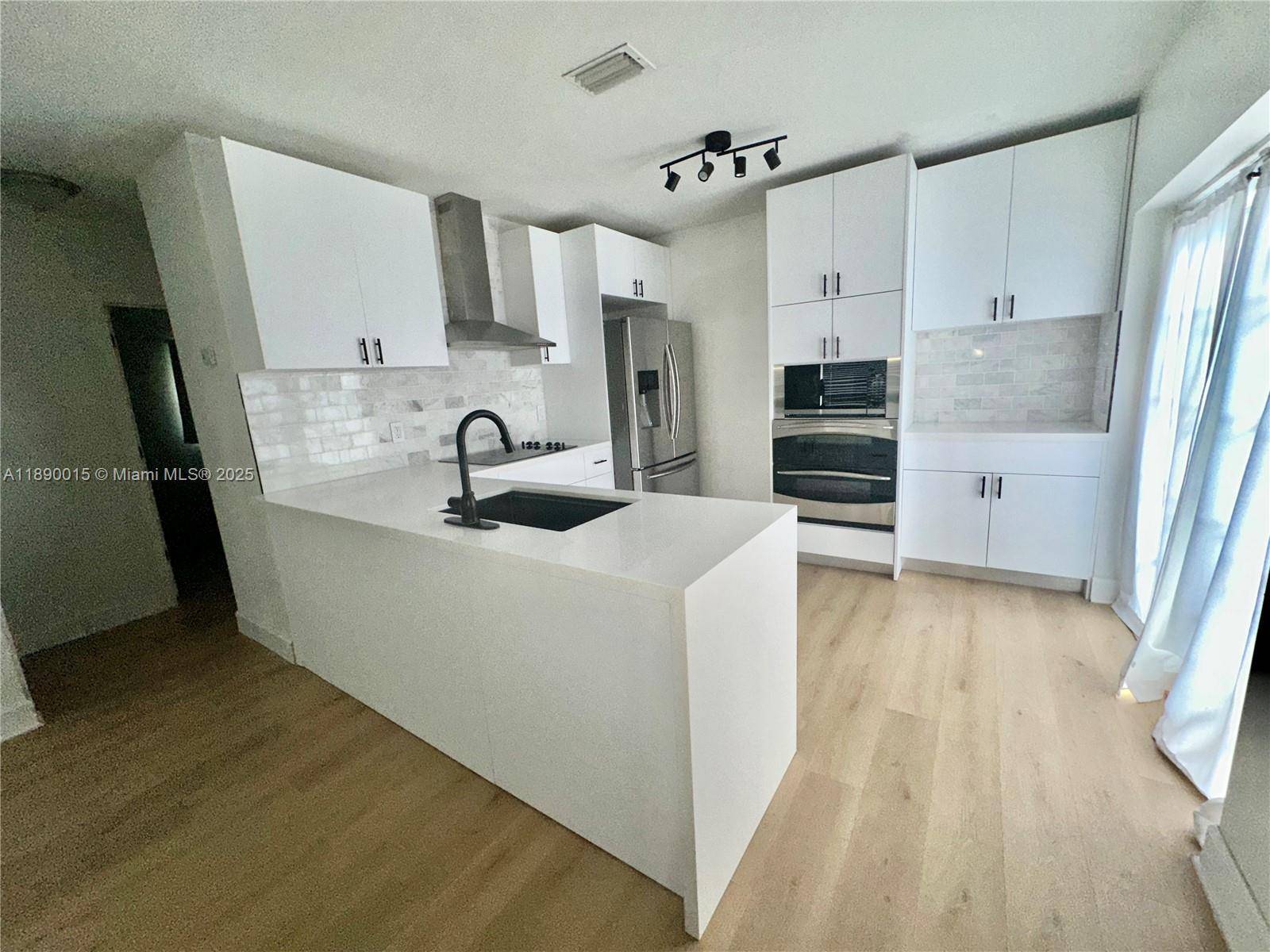 Miami, FL 33177,11820 SW 188th St