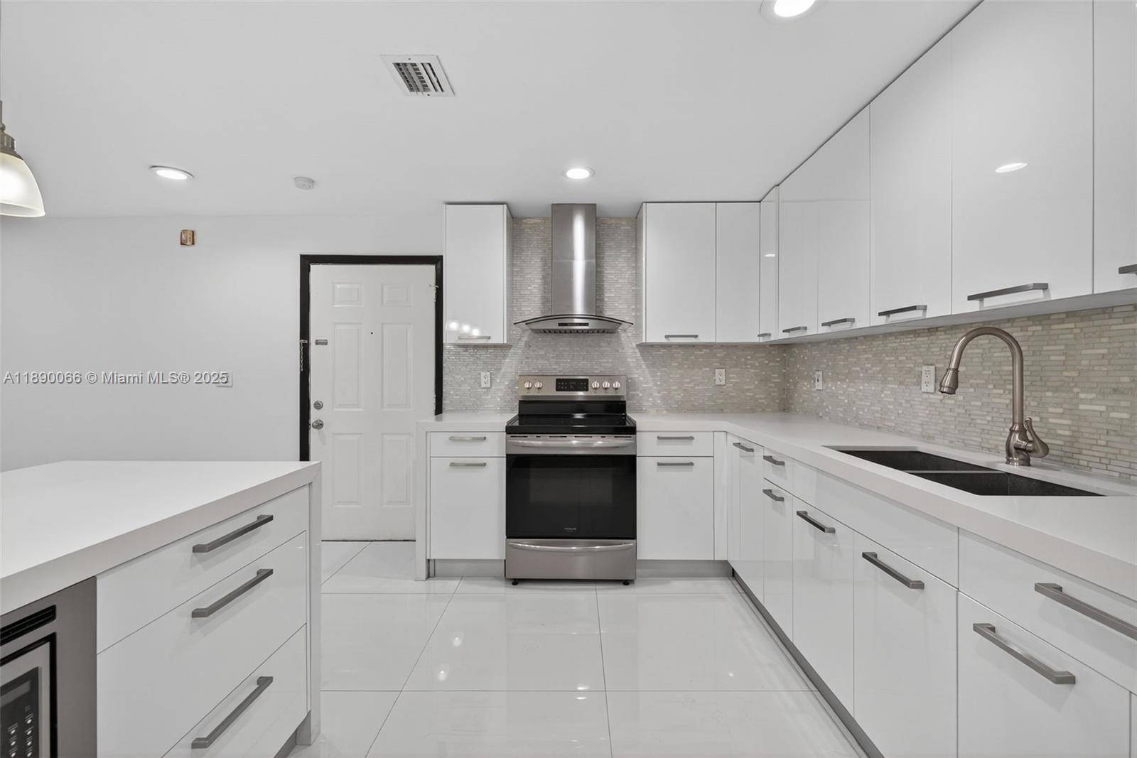 Hialeah Gardens, FL 33018,8851 NW 119th St #2207-2