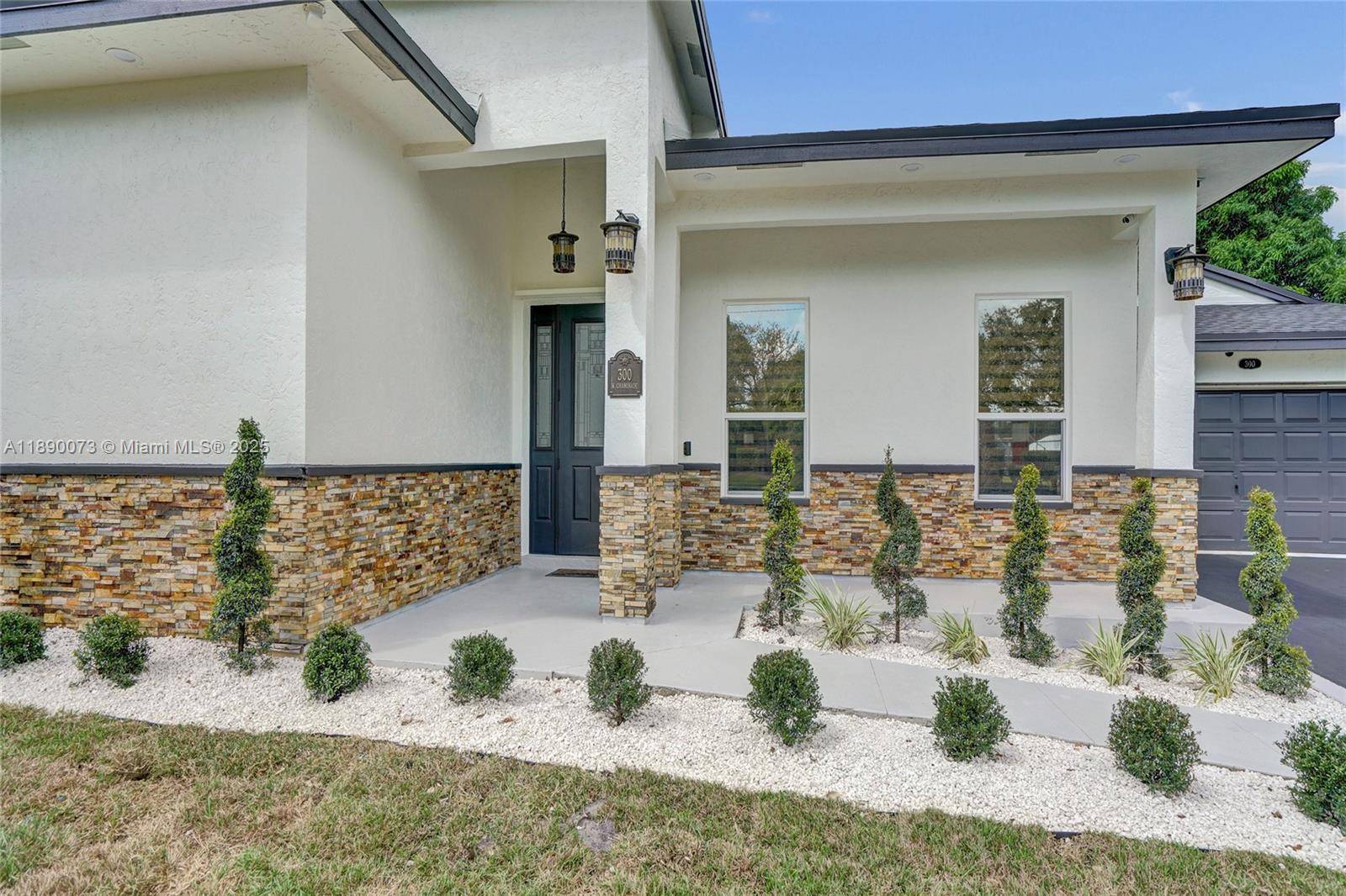 Hollywood, FL 33021,300 W Chaminade Dr