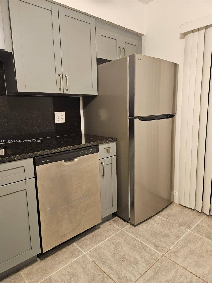 Hollywood, FL 33021,Address not disclosed