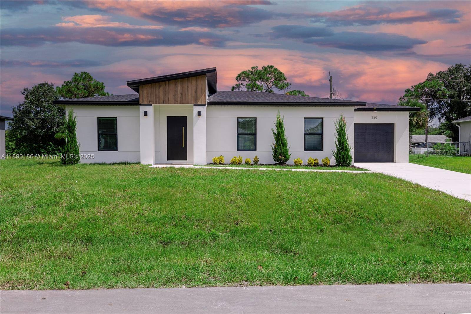 Palm Bay, FL 32908,749 Darby Ave SW