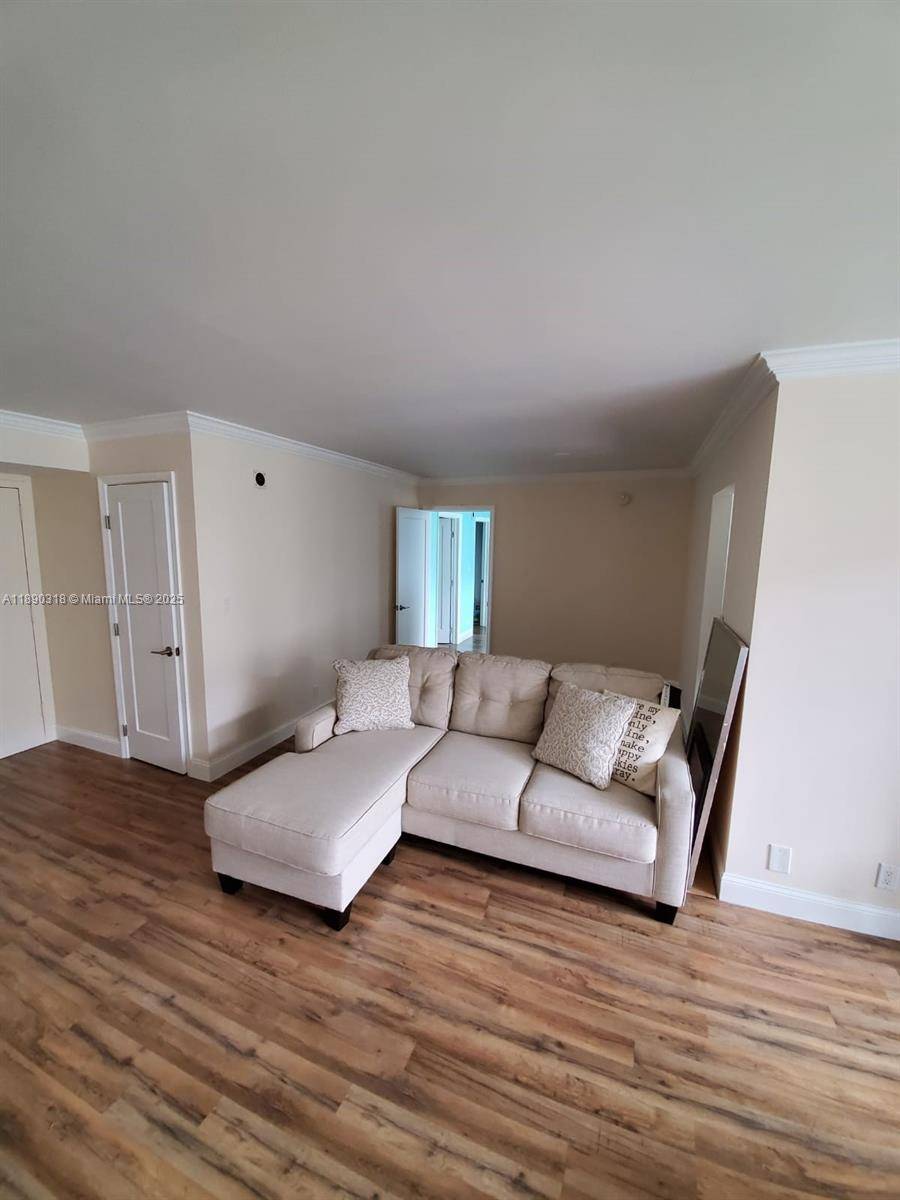 Sunny Isles Beach, FL 33160,16919 N Bay Rd #408