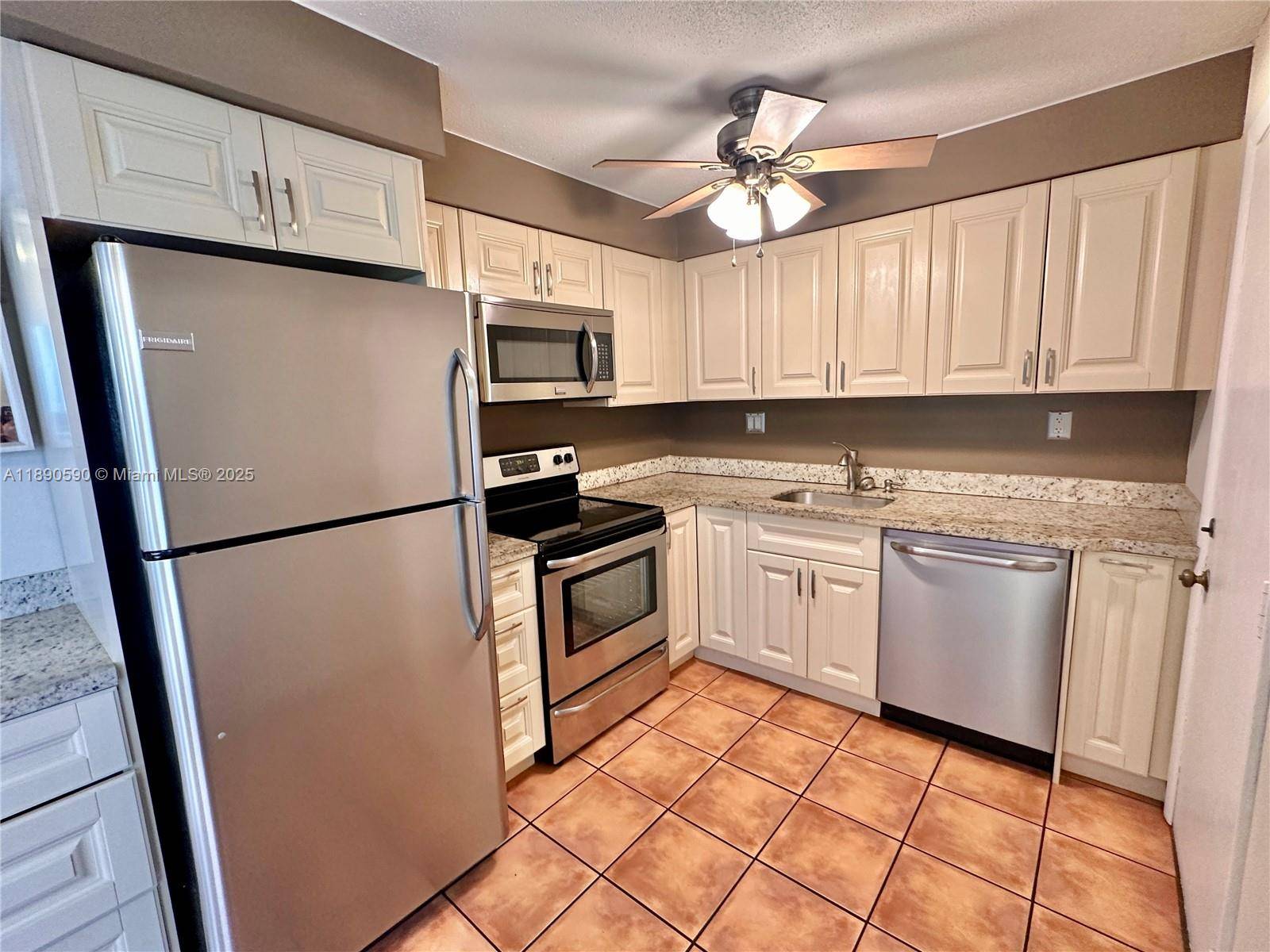 Hollywood, FL 33020,1824 Monroe St #4