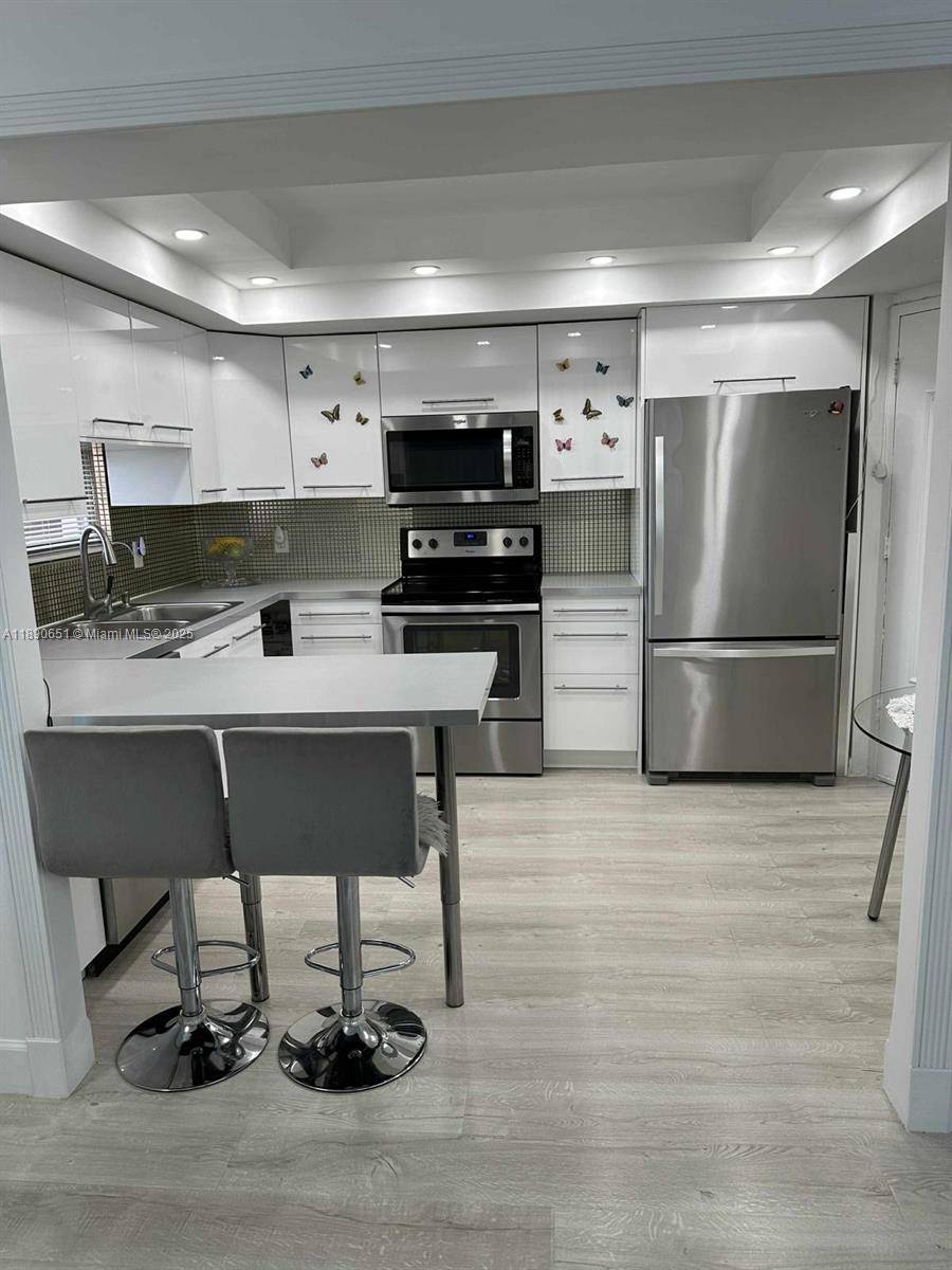 Miami, FL 33179,1301 NE Miami Gardens Dr #425W