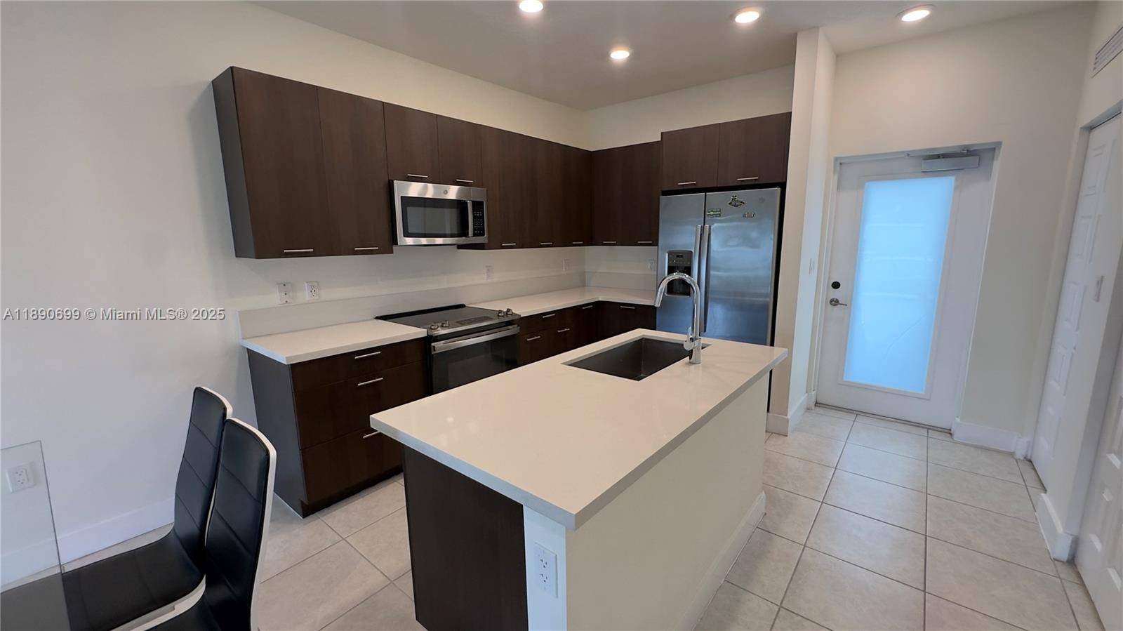 Doral, FL 33166,8301 NW 41st St #B-409