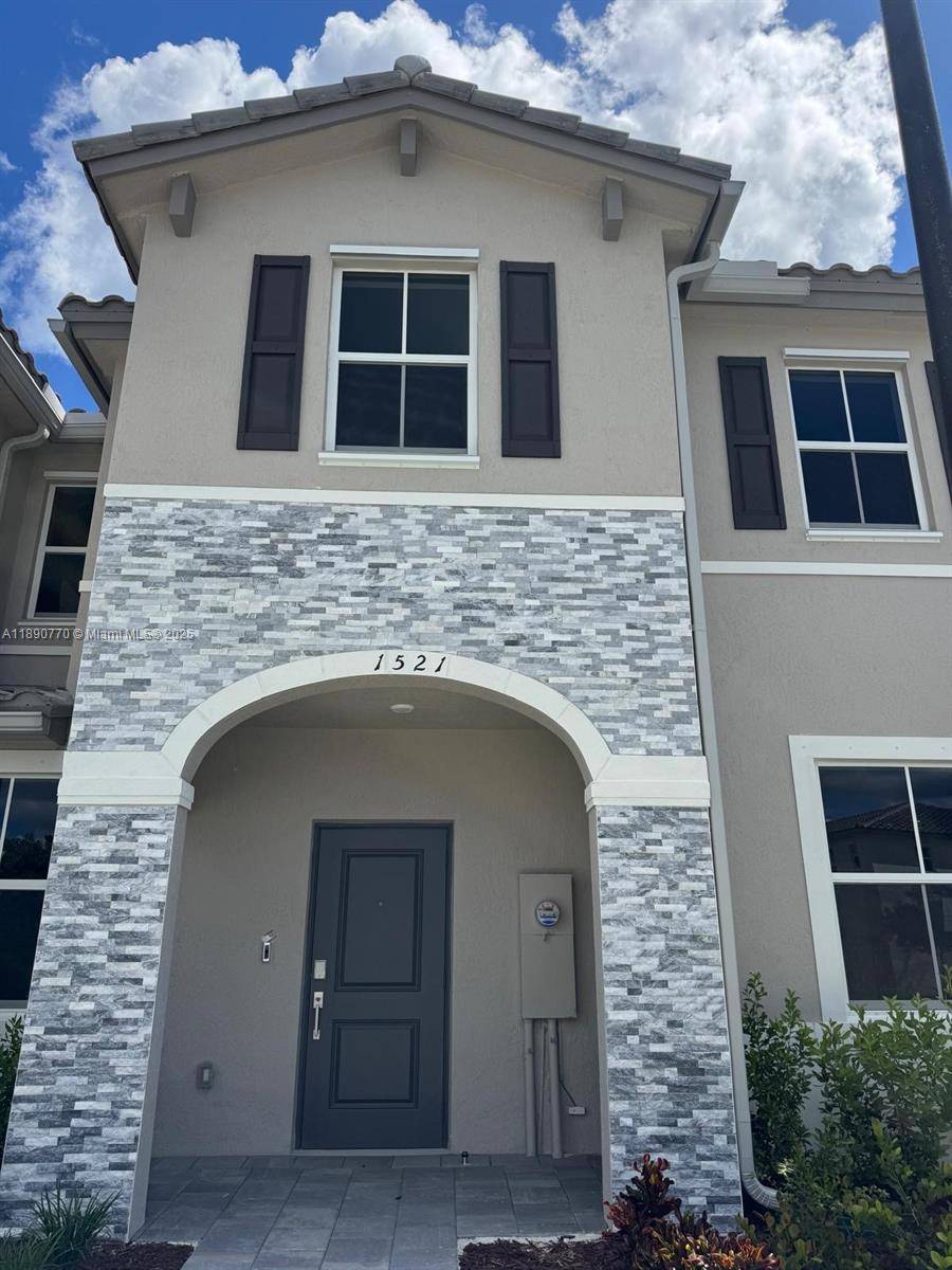 Homestead, FL 33035,1521 SE 27th Rd