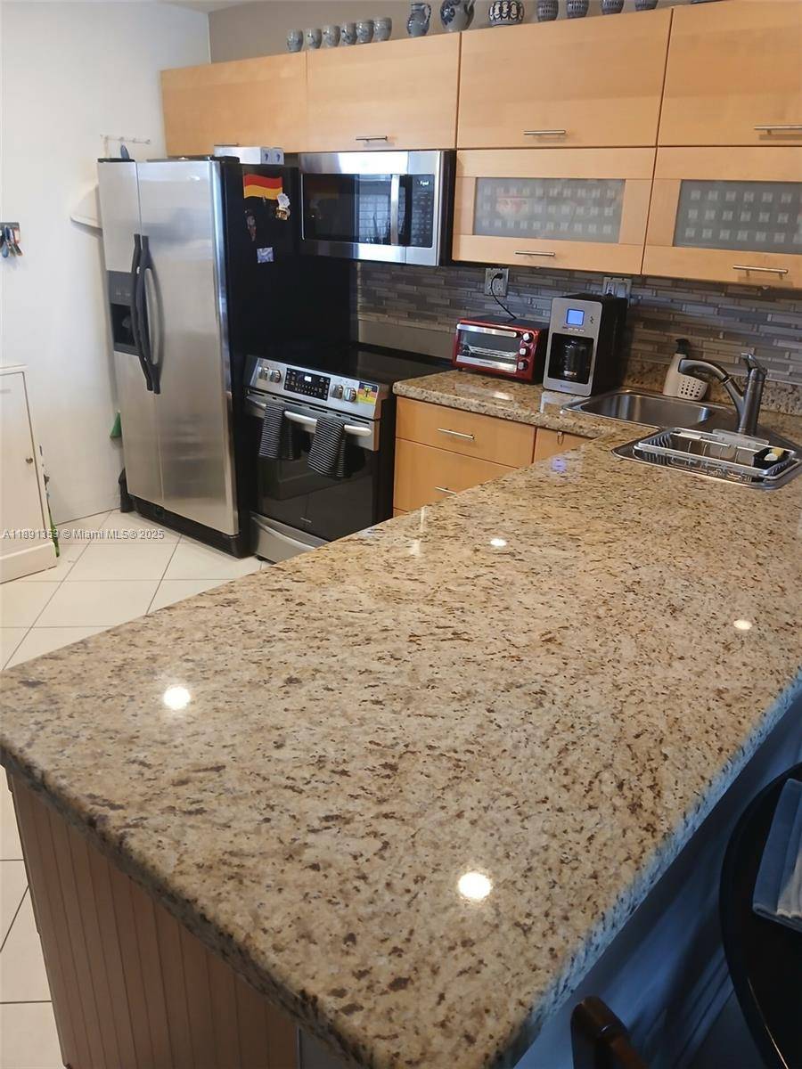 Hallandale Beach, FL 33009,330 SE 2nd St #503E