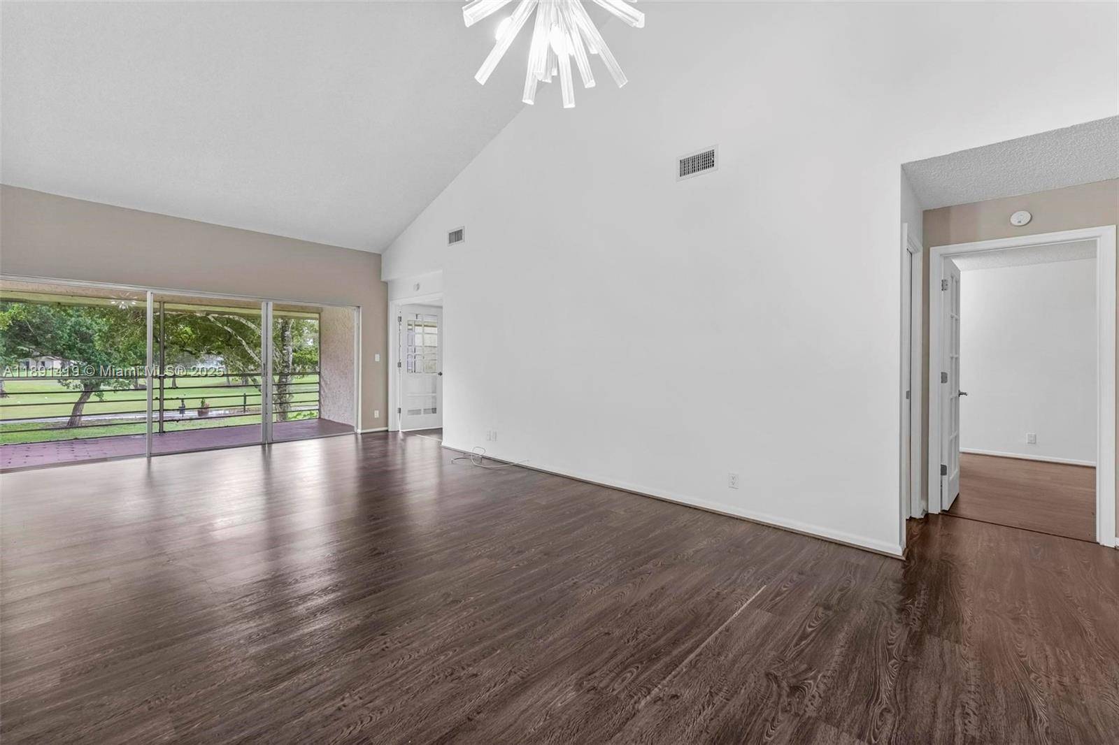 Tamarac, FL 33321,8790 Holly Ct #202