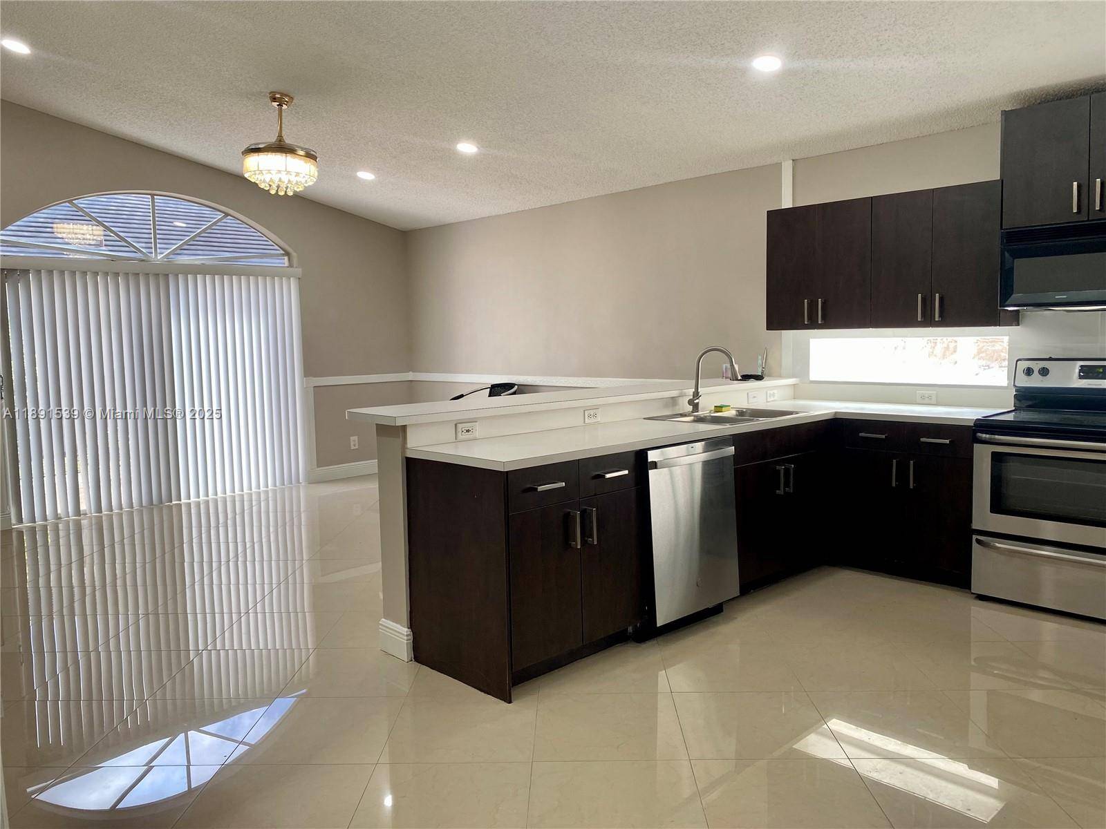 Pembroke Pines, FL 33029,405 SW 183rd Way