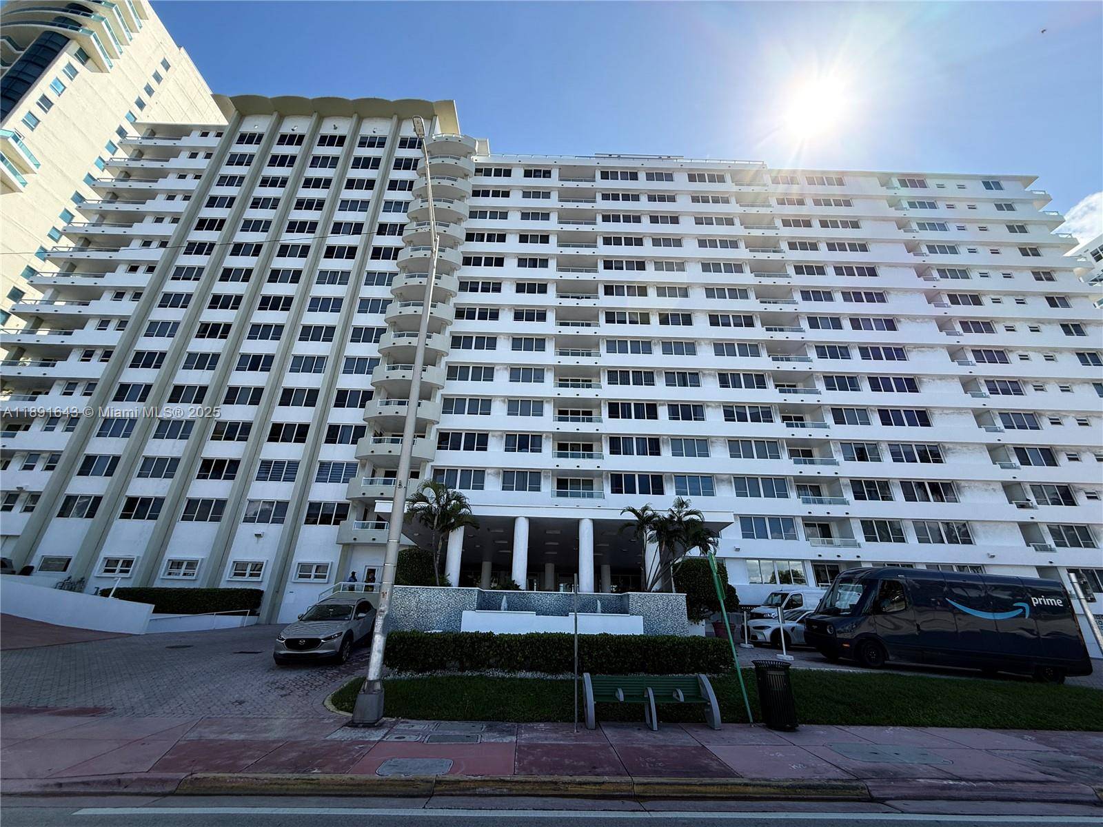 Miami Beach, FL 33140,5005 Collins Ave #823