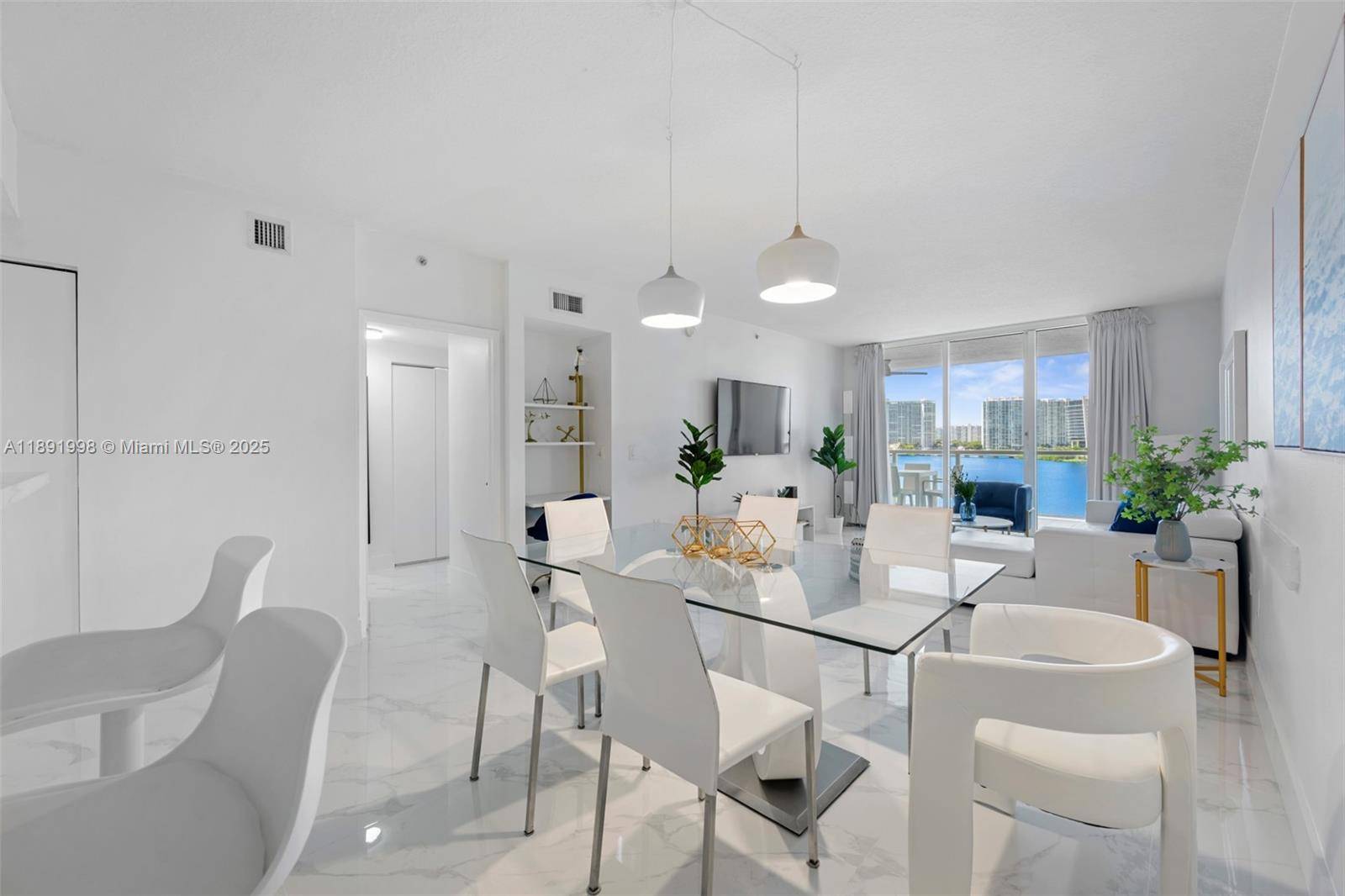 Sunny Isles Beach, FL 33160,18100 N Bay Rd #708