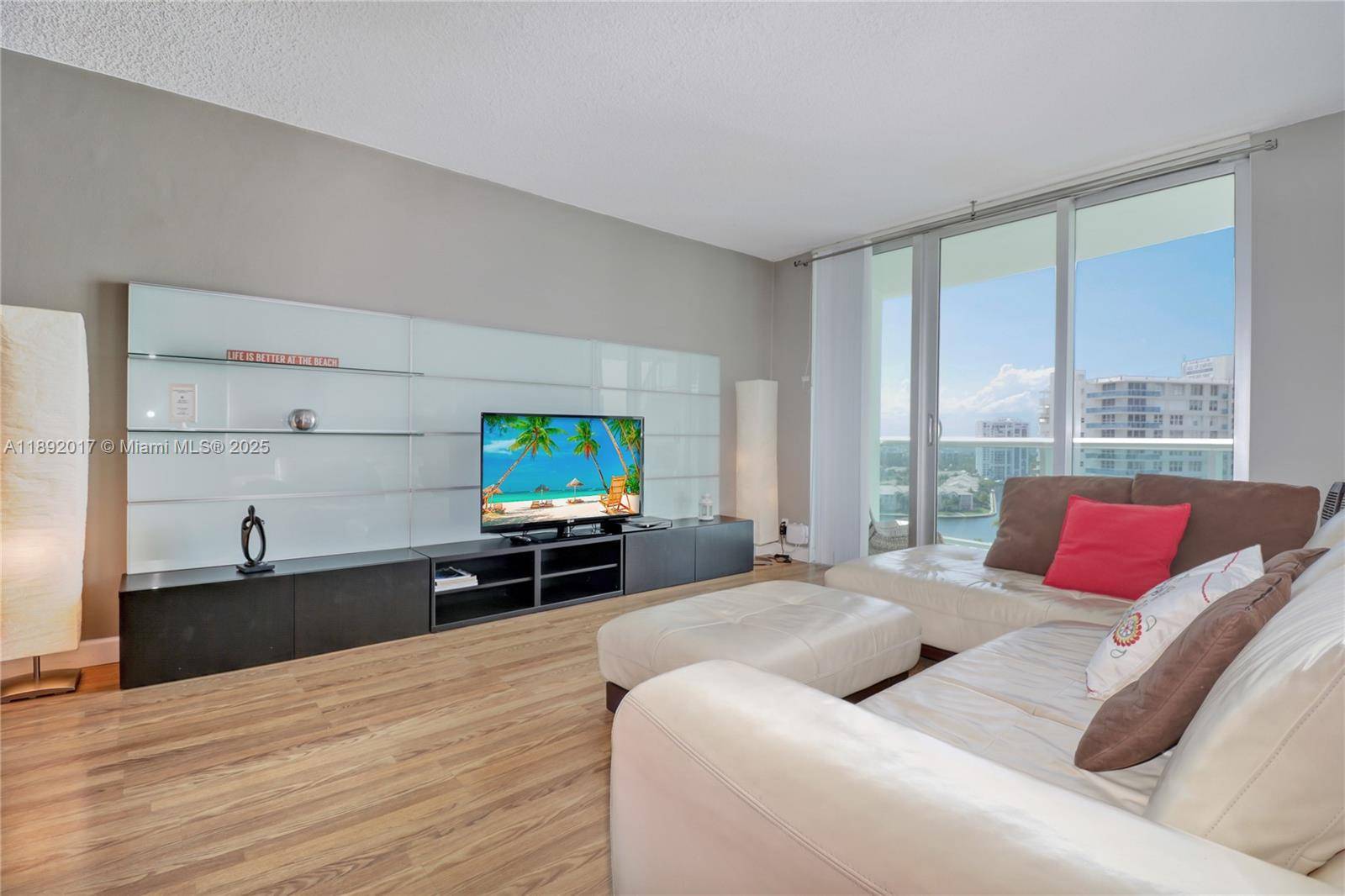 Hollywood, FL 33019,3901 S Ocean Dr #15R