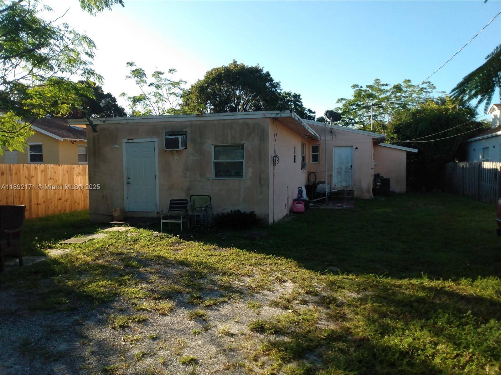 West Palm Beach, FL 33407,639 33rd St