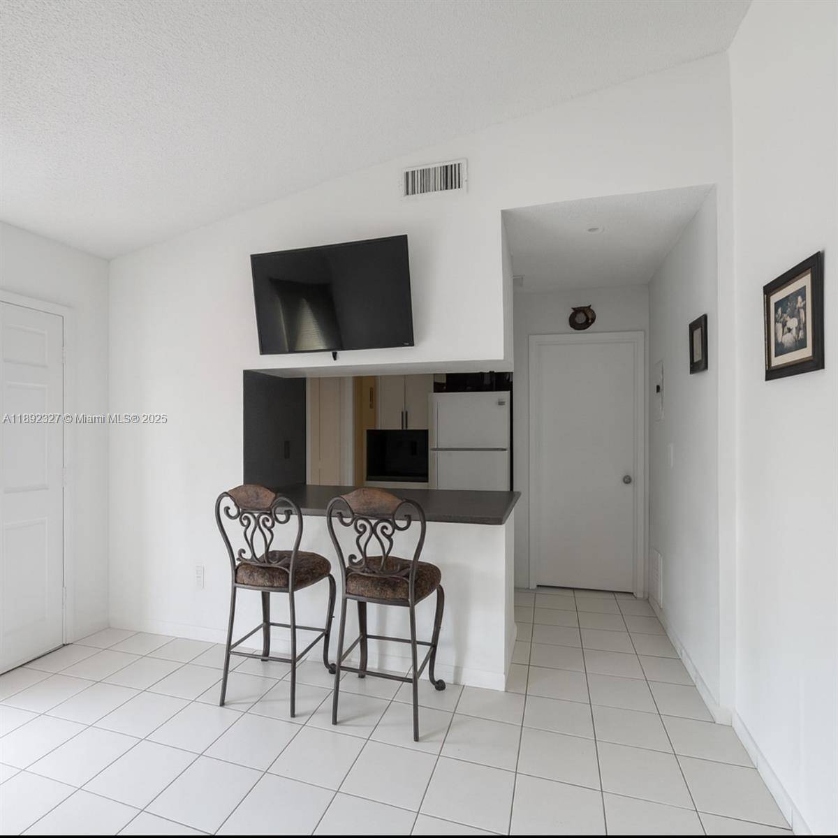 Hialeah, FL 33018,2849 W 71st St