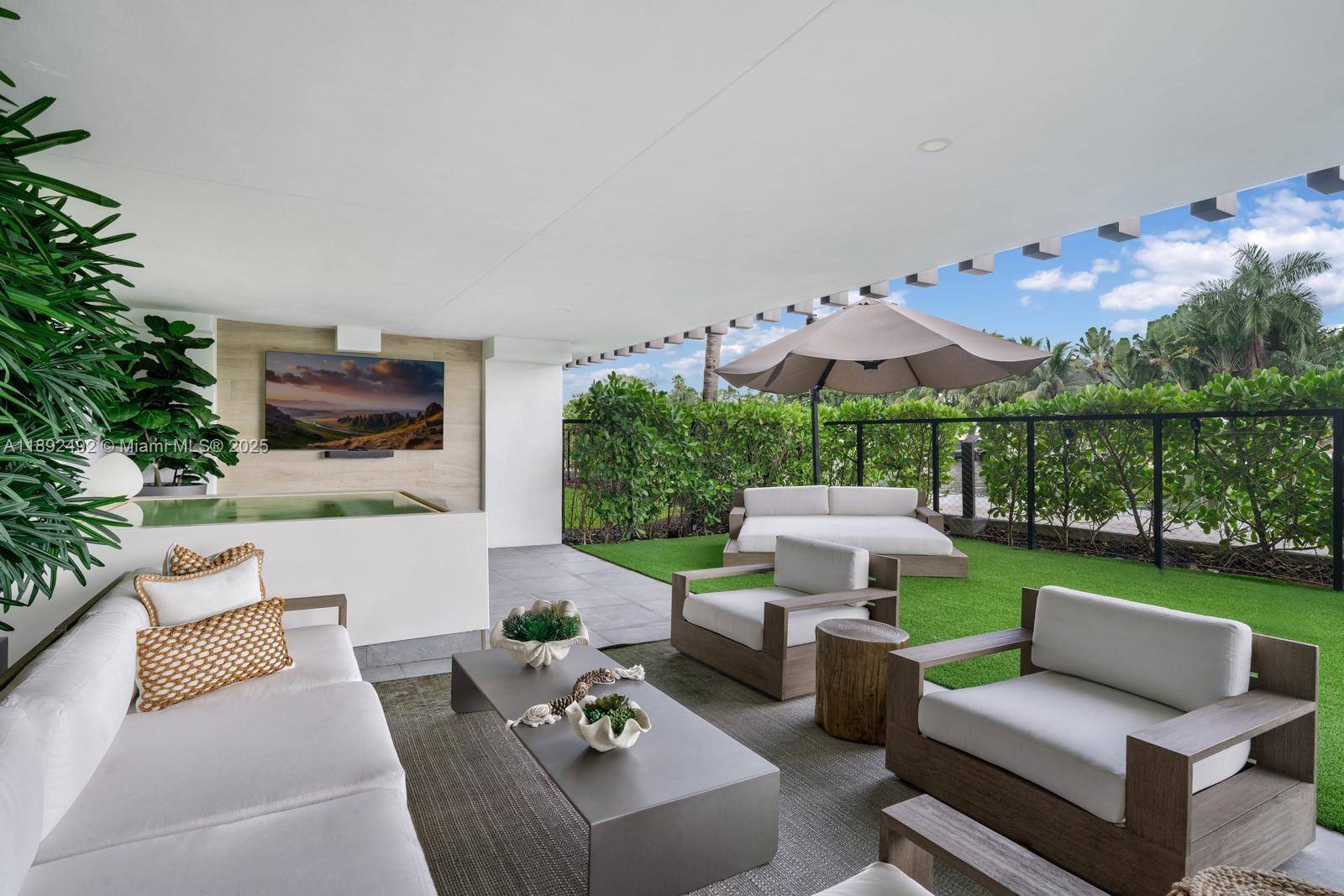 Miami Beach, FL 33140,4701 N Meridian Ave #222