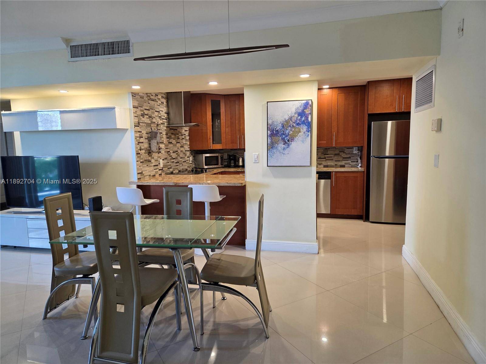 Hollywood, FL 33019,3901 S Ocean Dr #8S