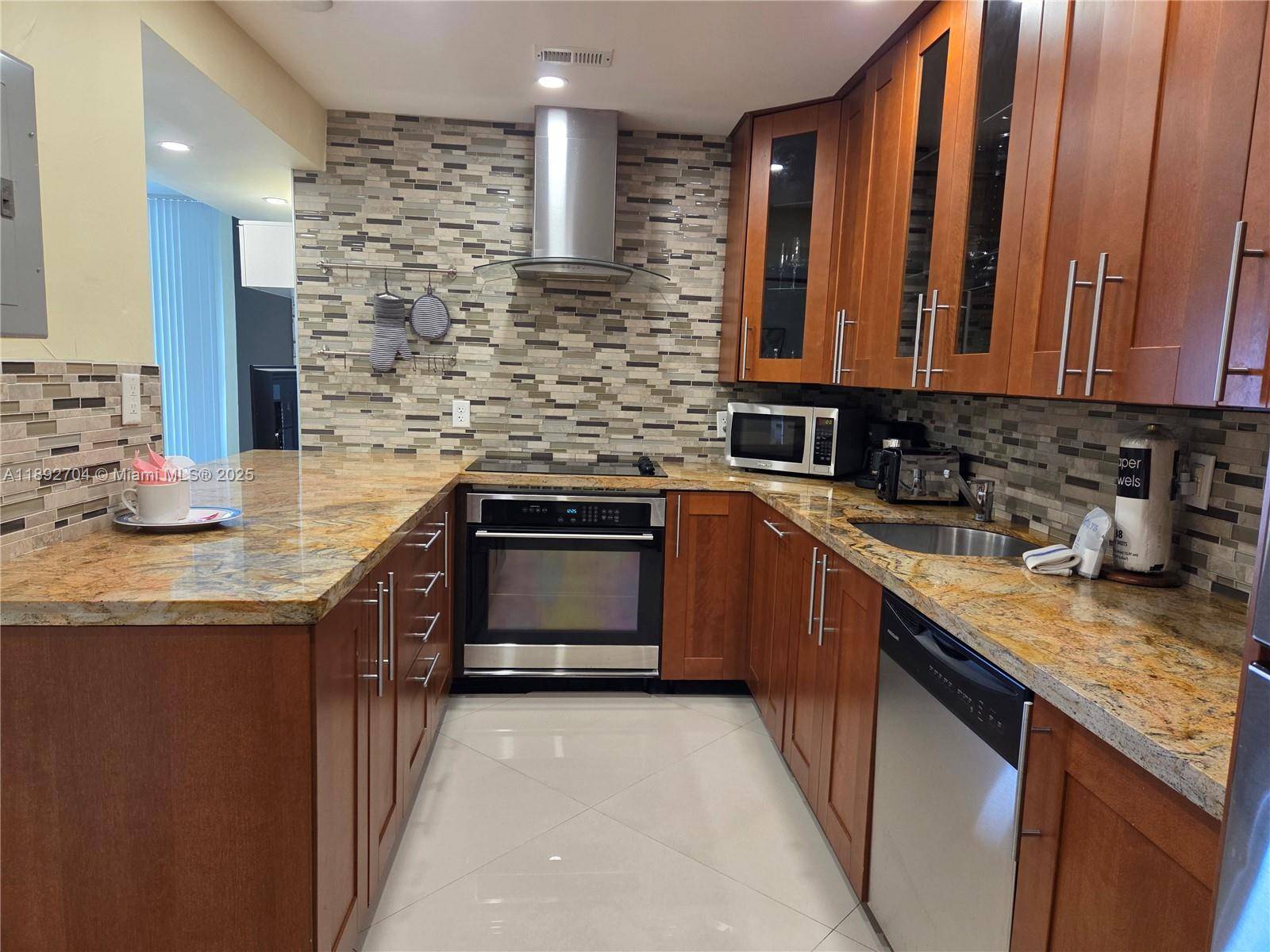 Hollywood, FL 33019,3901 S Ocean Dr #8S