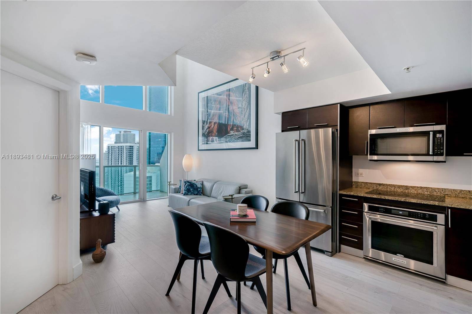 Miami, FL 33131,41 SE 5th St #1709