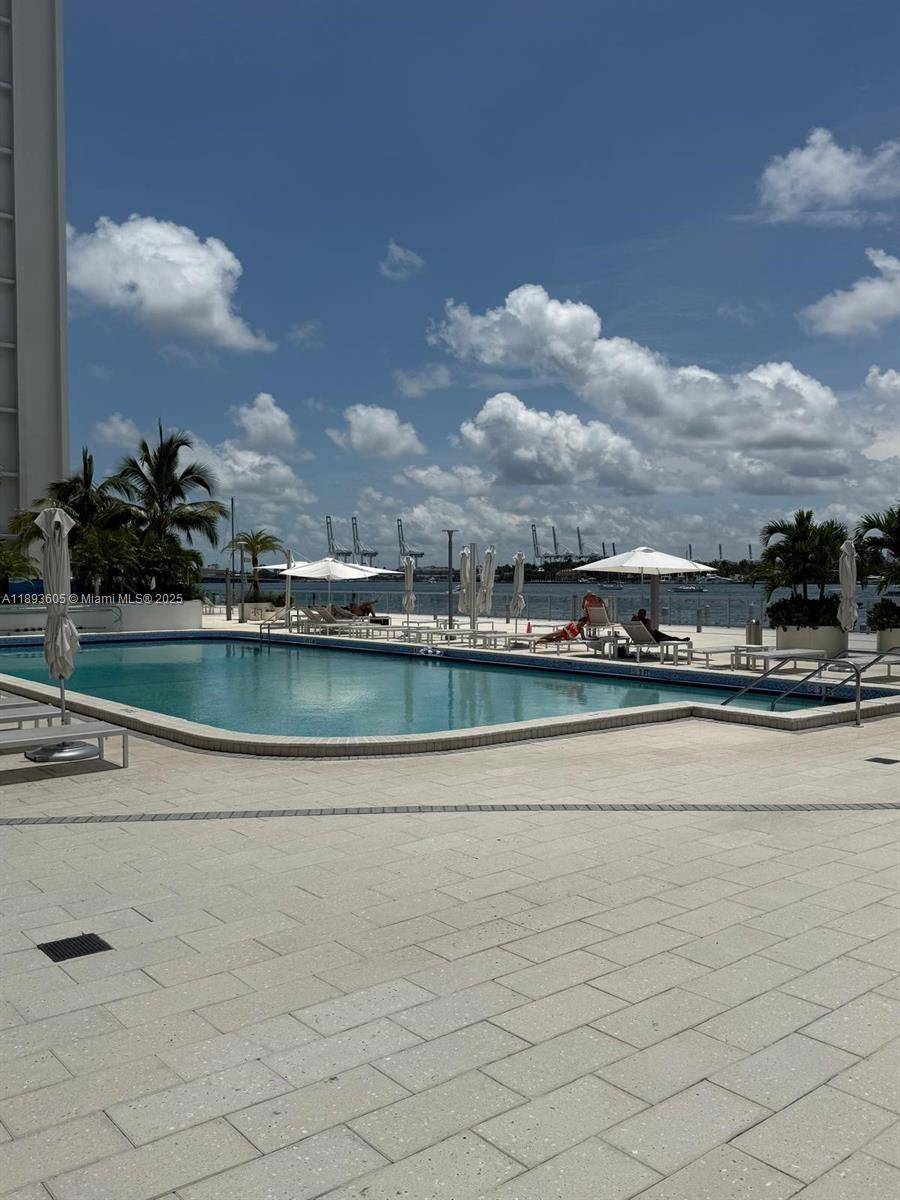 Miami Beach, FL 33139,1000 West Ave #306