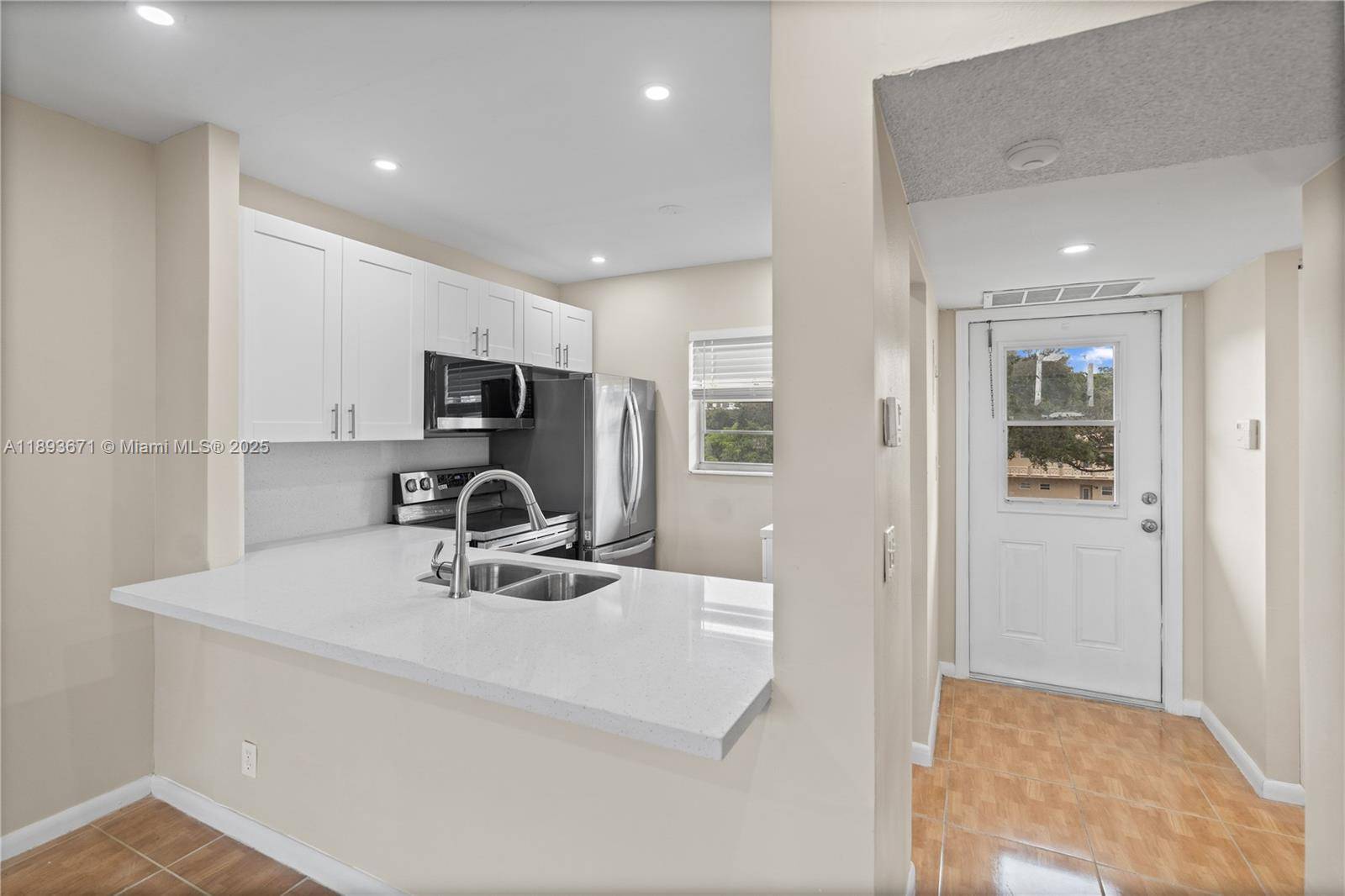 Lauderdale Lakes, FL 33319,3405 NW 48th Ave #610