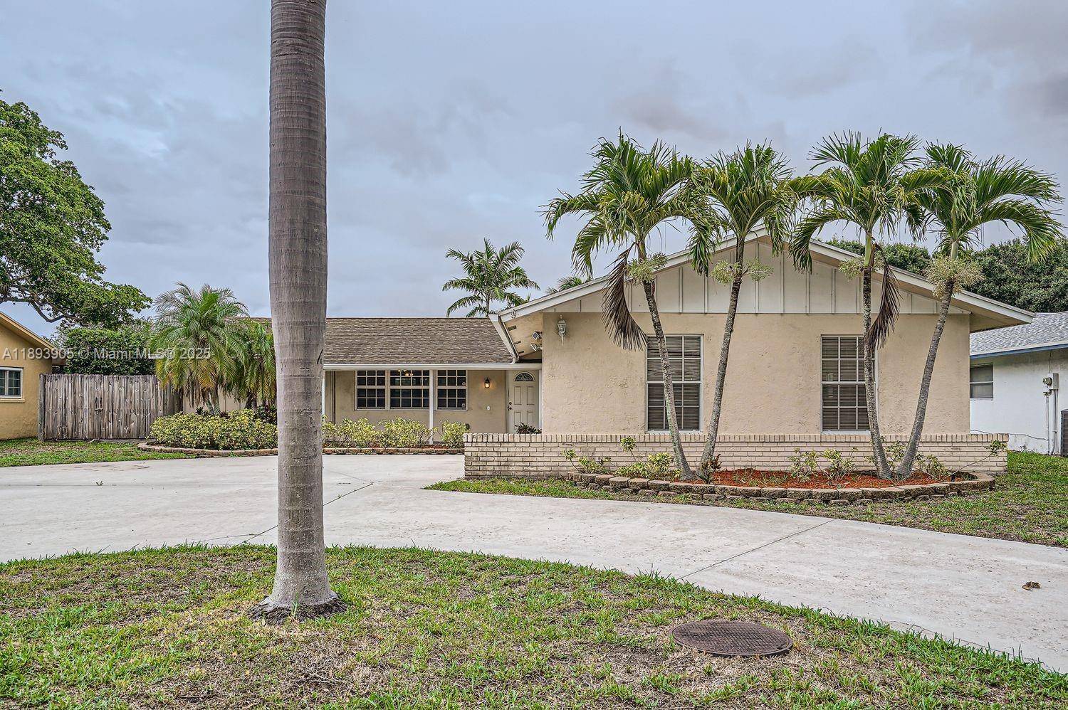 Palm Beach Gardens, FL 33410,9802 N Military Trl