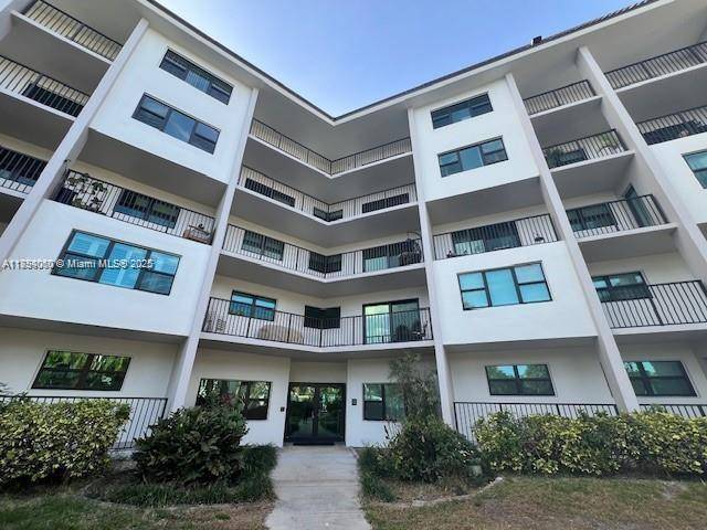 Fort Lauderdale, FL 33315,1000 River Reach Dr #101